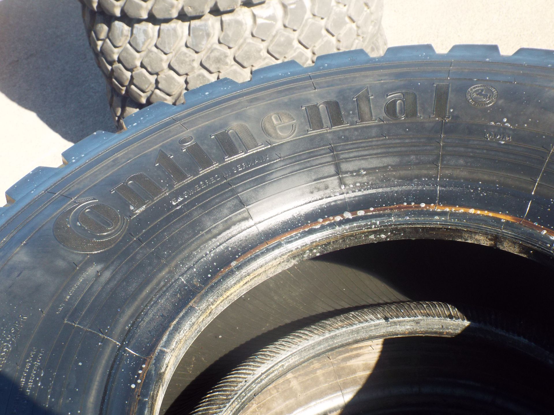 4 x Continental 14.00 R20 Tyres - Image 3 of 7