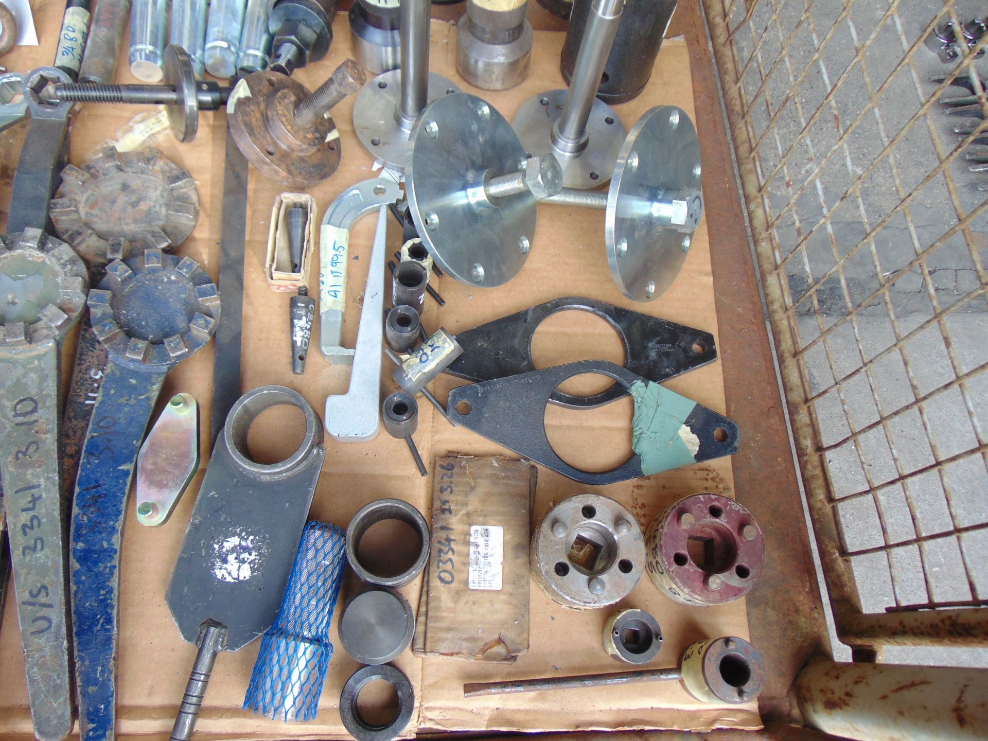 Mixed Stillage of Vehicle Tools - Image 6 of 8