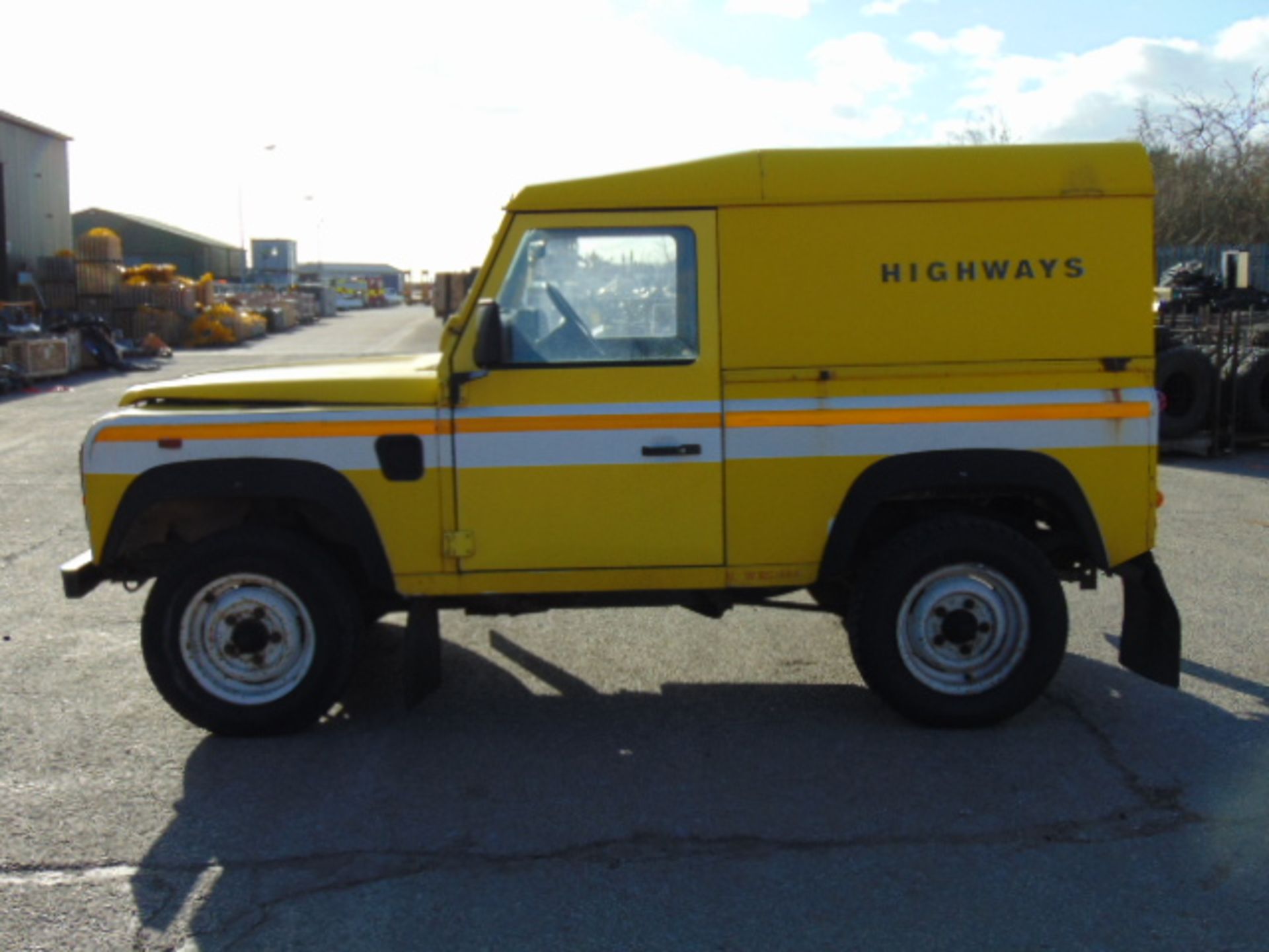 Land Rover Defender 90 200TDi Hard Top - Image 4 of 20