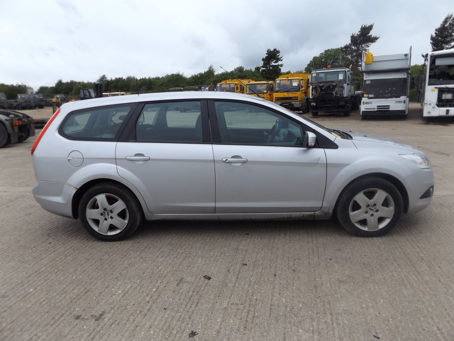 Ford Focus 1.8TDCi Estate - Image 8 of 20