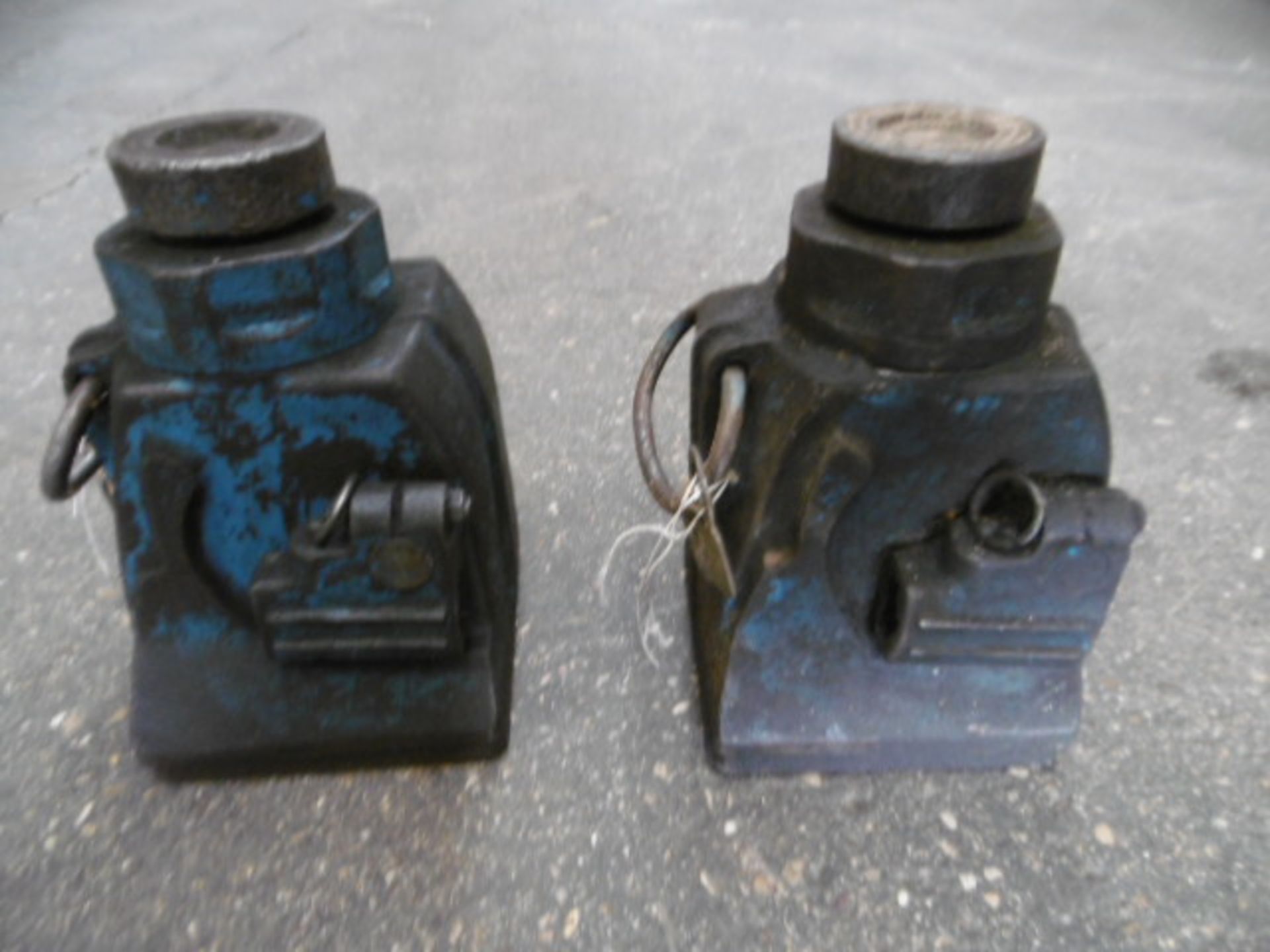 2 x Heavy Duty Tangye 20 Tonne Mastiff Jacks