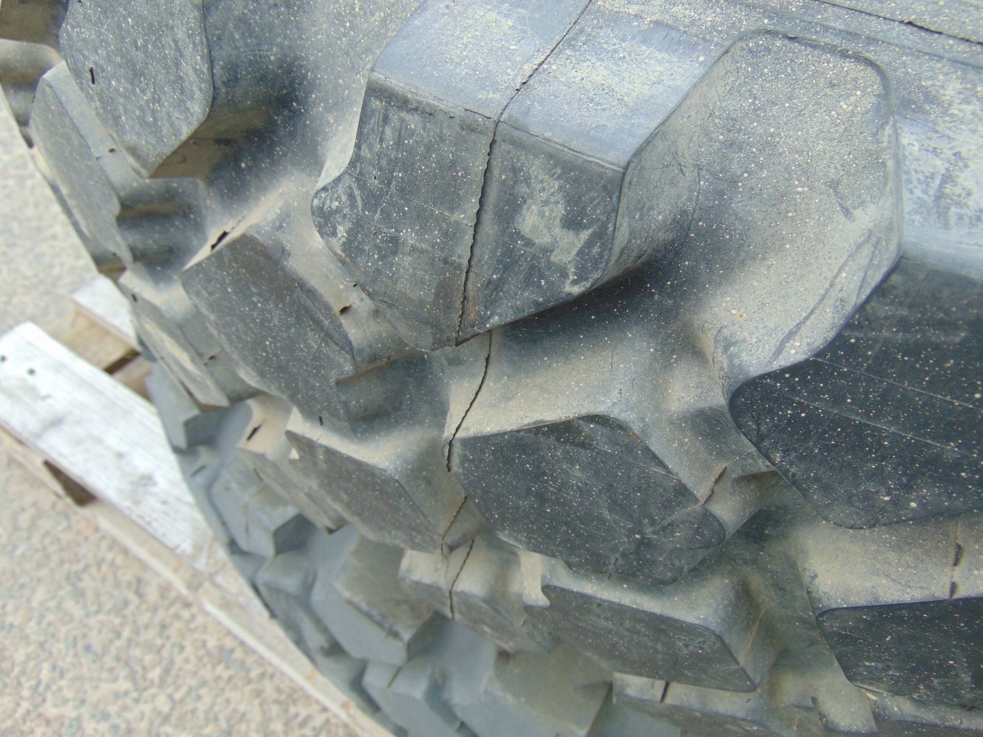 2 x Michelin XZL 12.00 R20 Tyres Complete With 8 Stud Rims - Image 5 of 5