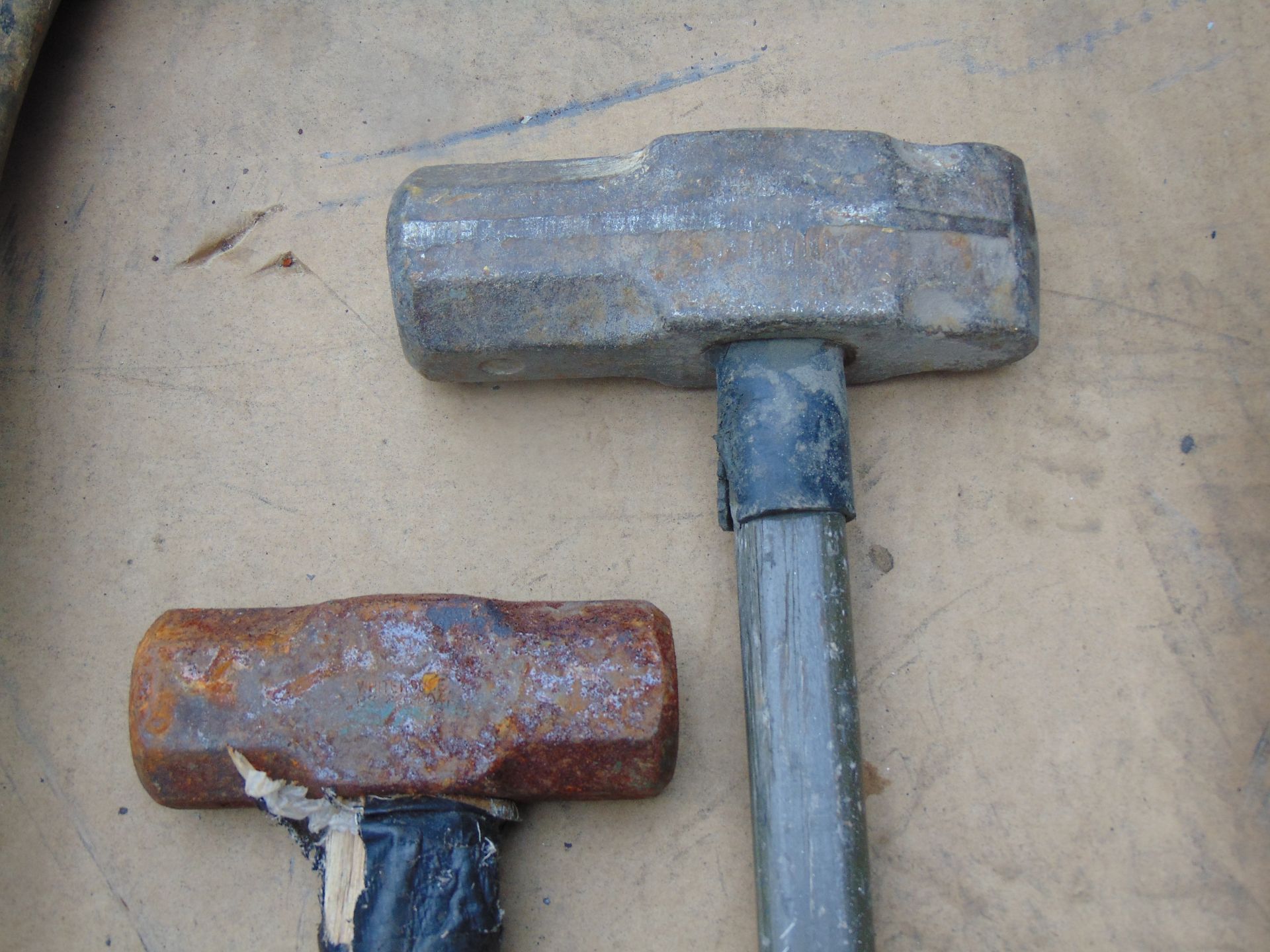 Stillage of 9 x Mixed Hammers, Shovels, Axes etc - Image 3 of 5