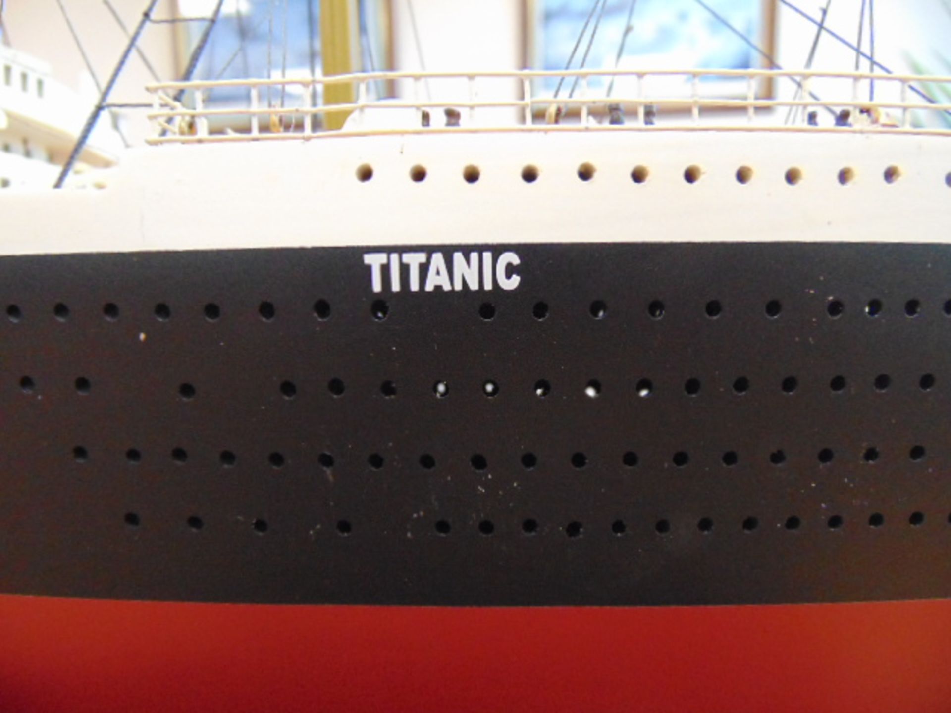 RMS Titanic Highly detailed wood scale model - Image 7 of 12