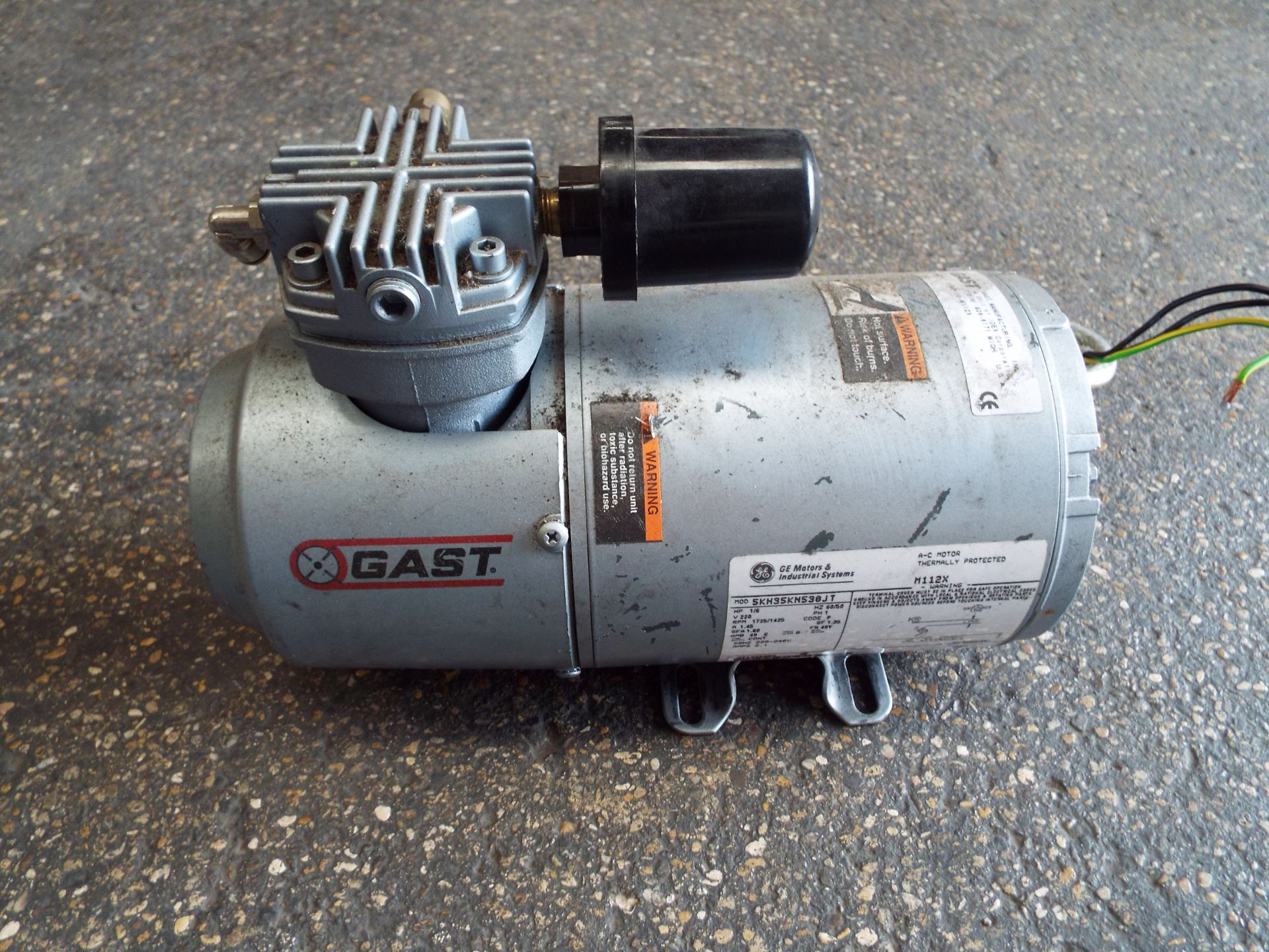 Gast 1H Oil-Less Compressor/Vaccuum Pump - Image 2 of 8