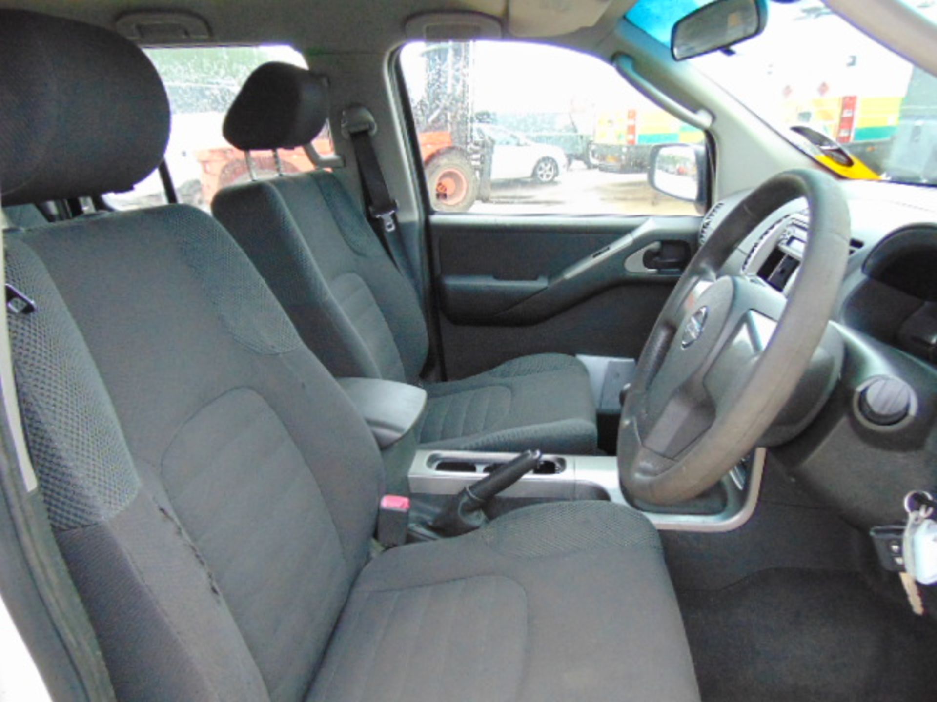 Nissan Pathfinder Trek 2.5DCi - Image 13 of 21