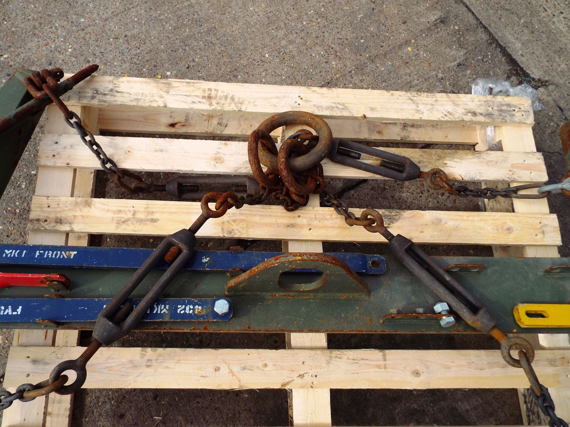 Extremely Rare Original FV432 Pack Lifting Frame with Attachments - Image 4 of 6