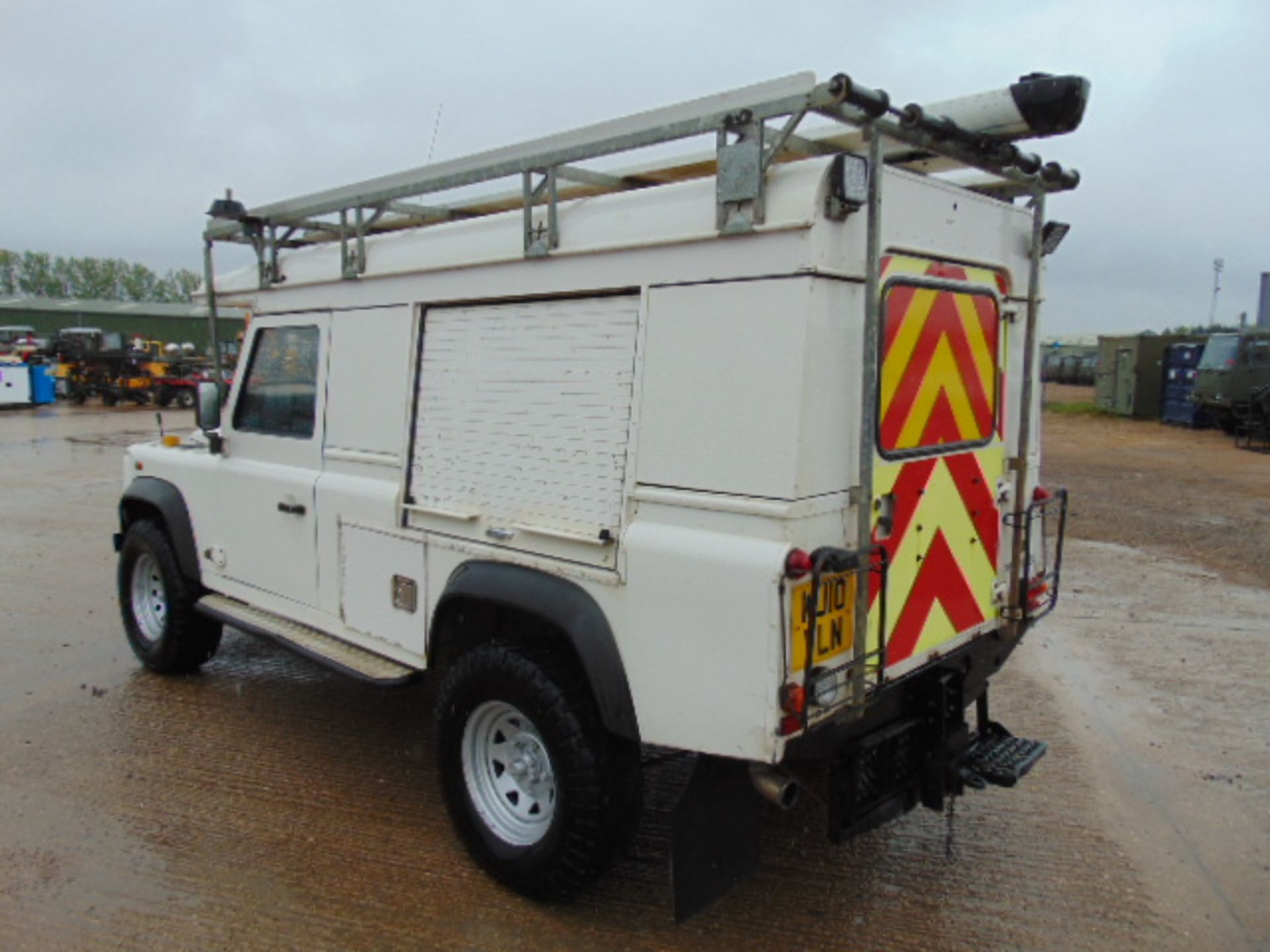 Land Rover Defender 110 Puma Hardtop 4x4 Special Utility (Mobile Workshop) complete with Winch - Image 5 of 29