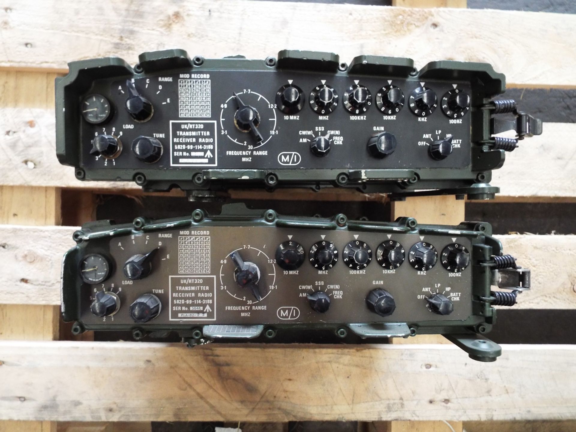 2 x Clansman RT- 320 Radio Transmitter Receivers - Image 2 of 5