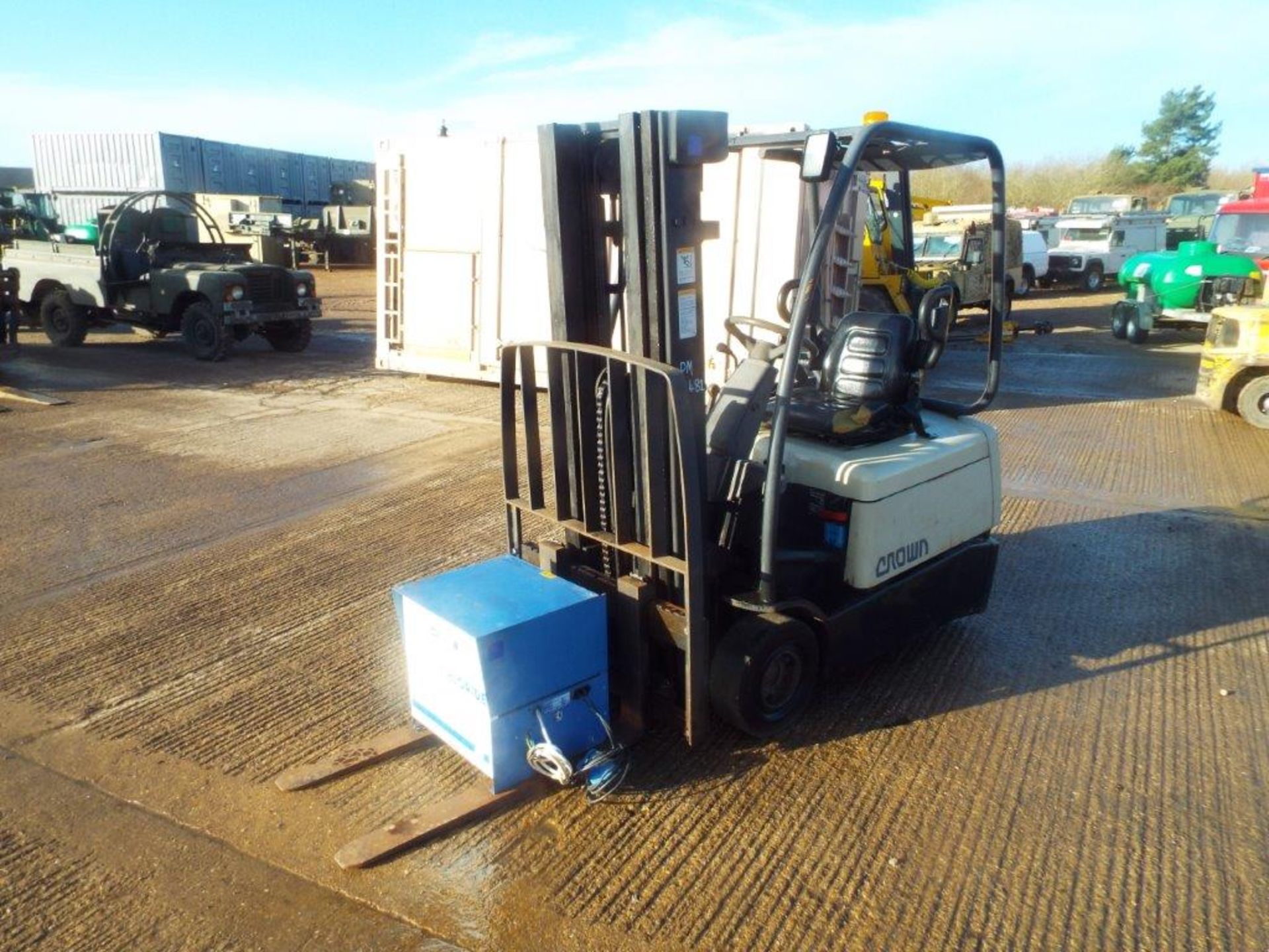 Crown SC30 OPT2 Electric Forklift - Bild 3 aus 23