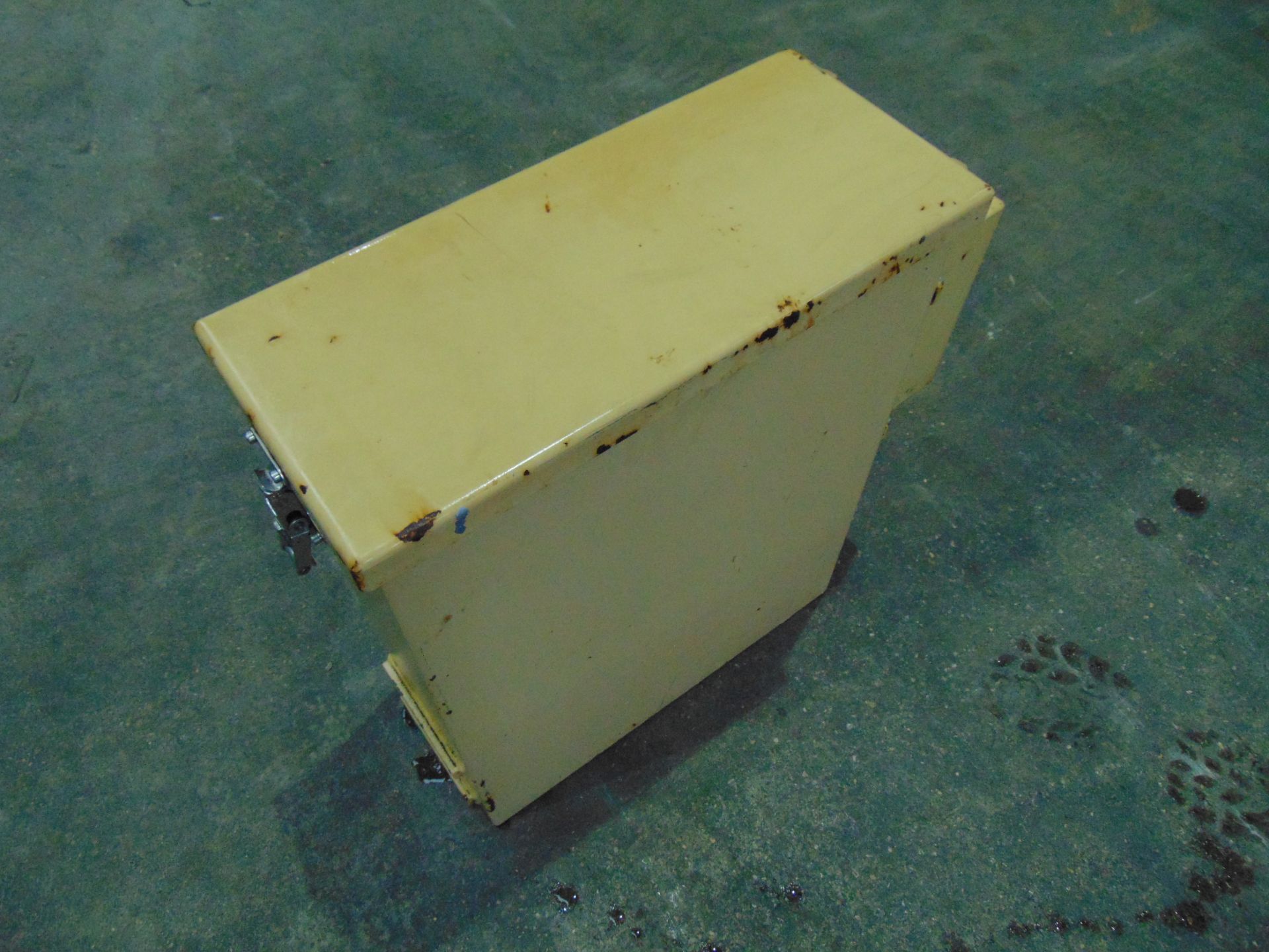 Vehicle Mounted Jerry Can Stowage Box - Image 4 of 6