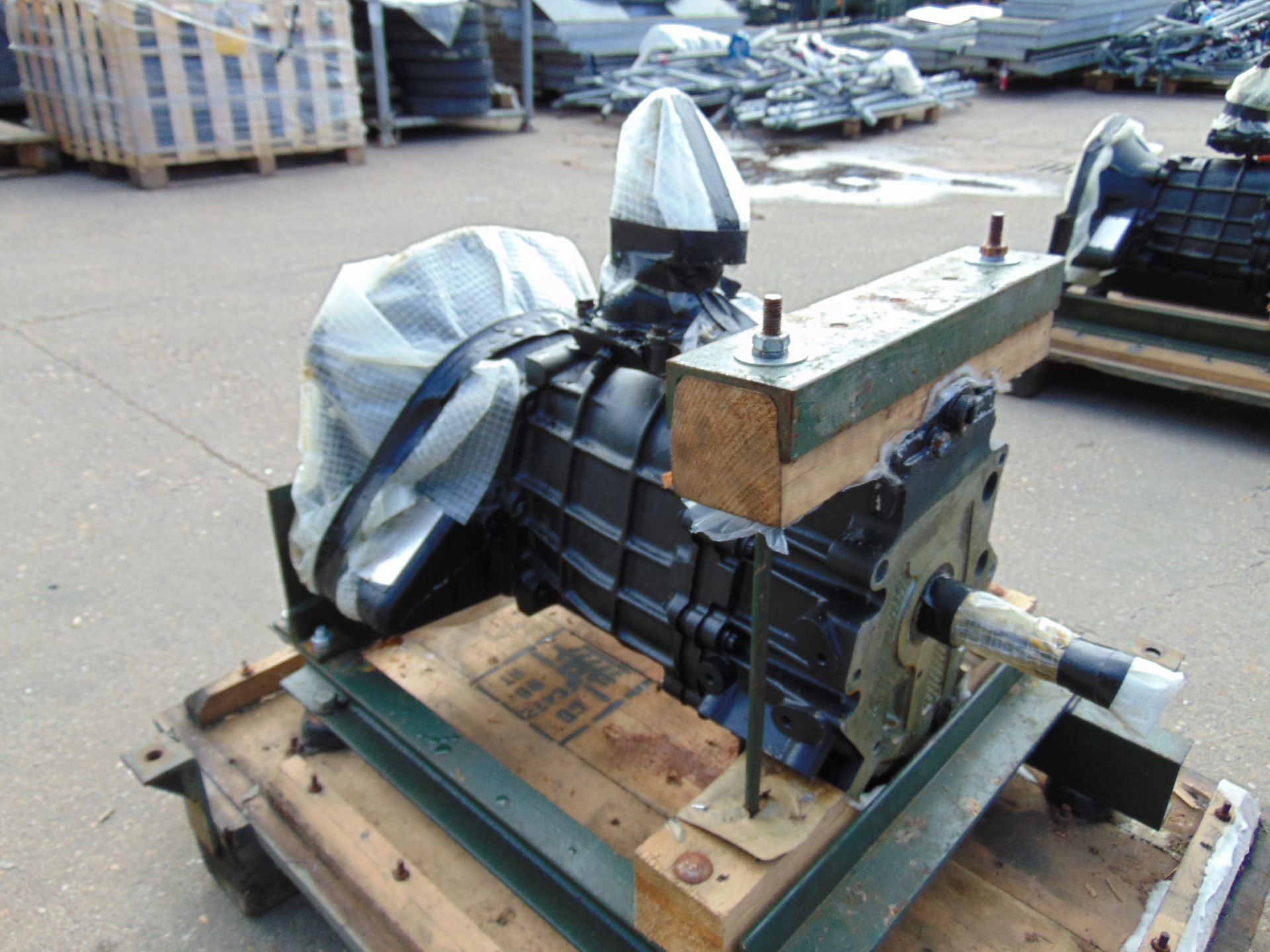 A1 Reconditioned Land Rover  LT77 Gearbox - Image 2 of 8