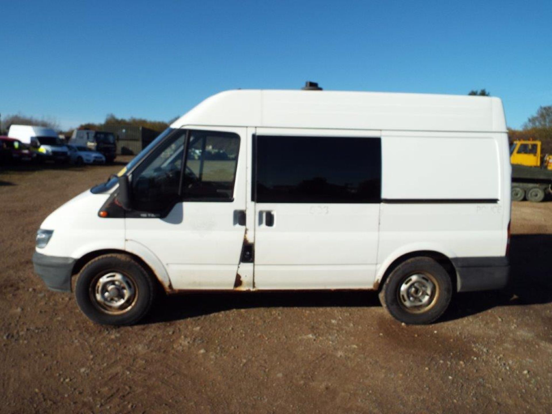 Ford Transit 330 SWB Crew Cab Panel Van with Rear Security Cage - Image 8 of 26