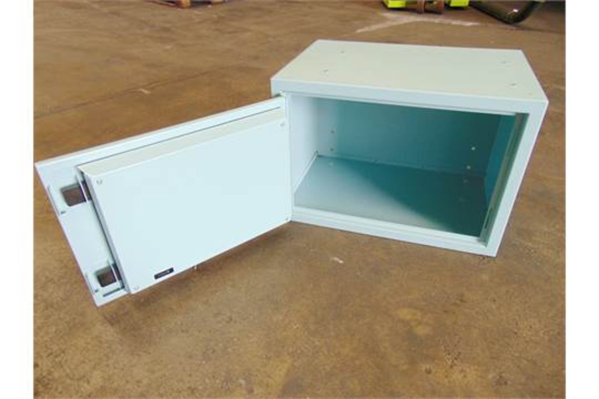 Unused Lockable Safe Box - Bild 3 aus 6