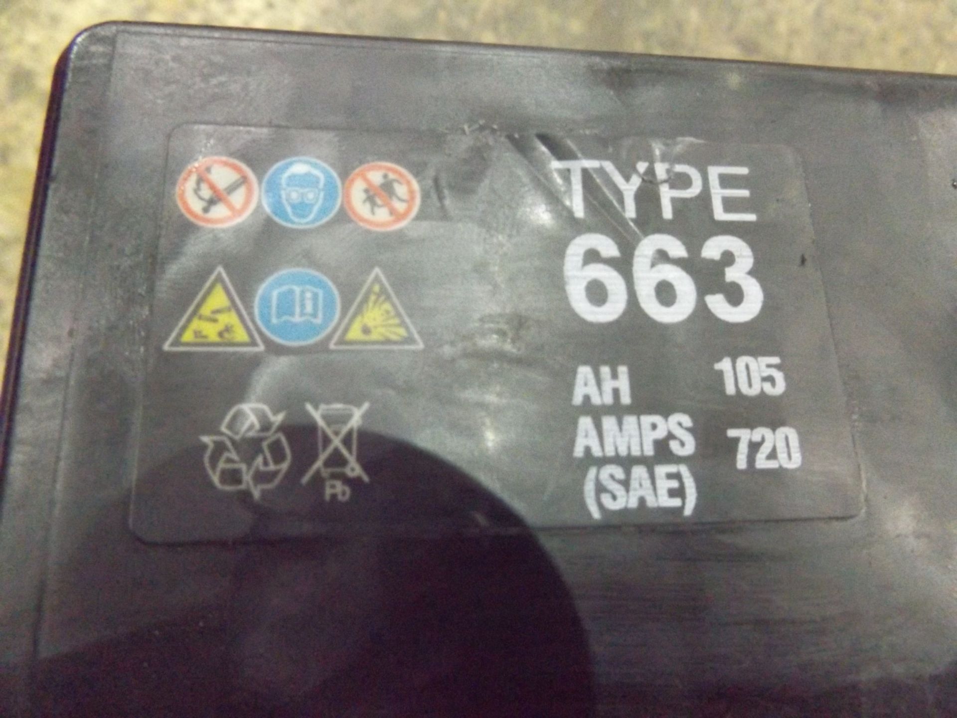 You are bidding on Direct from the UK Ministry Of Defence 3 x Carwood Type 663 105 AH 720 AMP ( - Image 4 of 5