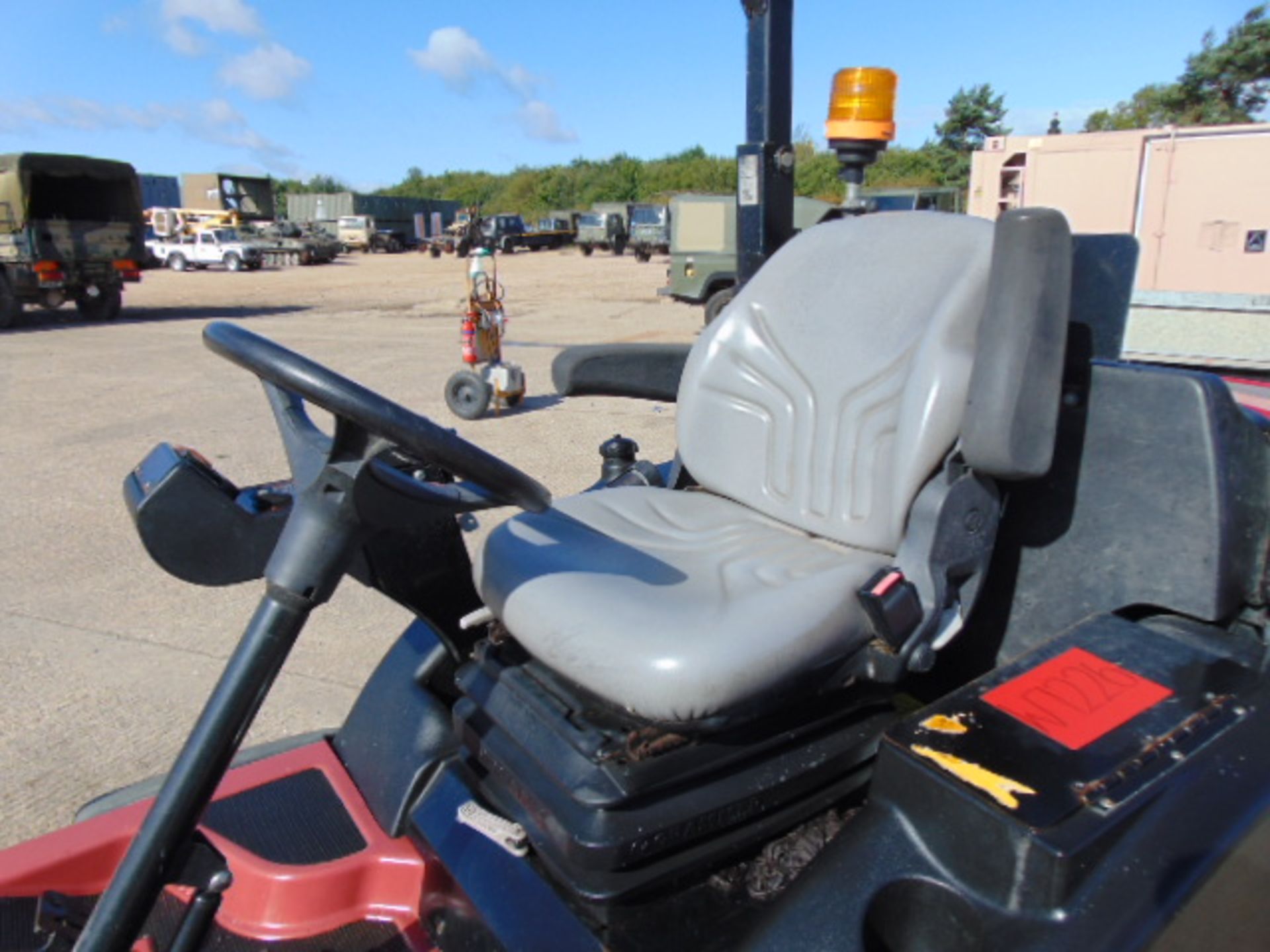 2012 Toro LT3340 4WD Triple Gang Ride on Mower - Image 10 of 15