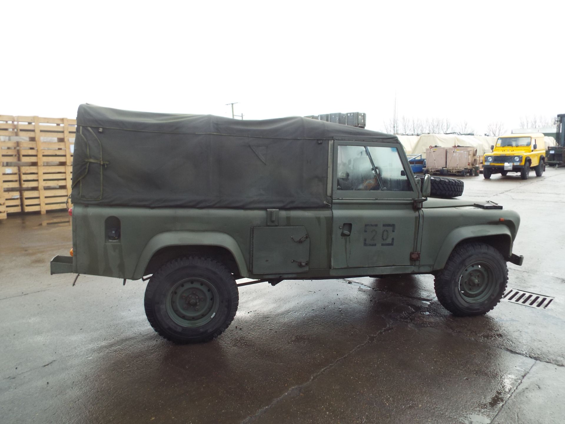 Land Rover Defender 110 Soft Top - R380 Gearbox - Image 8 of 26