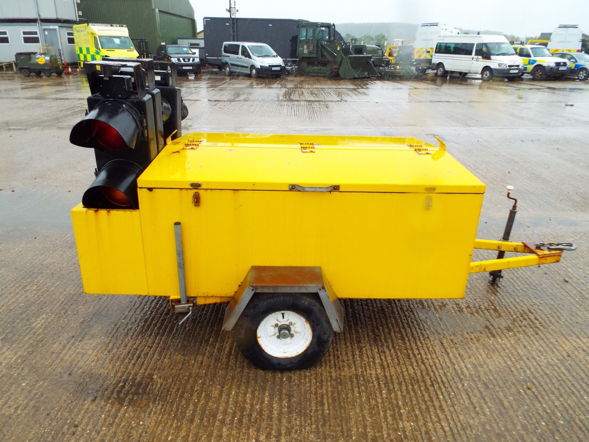 SPW QL7-4 Multi Phase Quiet Light Trailer Mounted Signals/Traffic Light System and Generator - Image 14 of 28