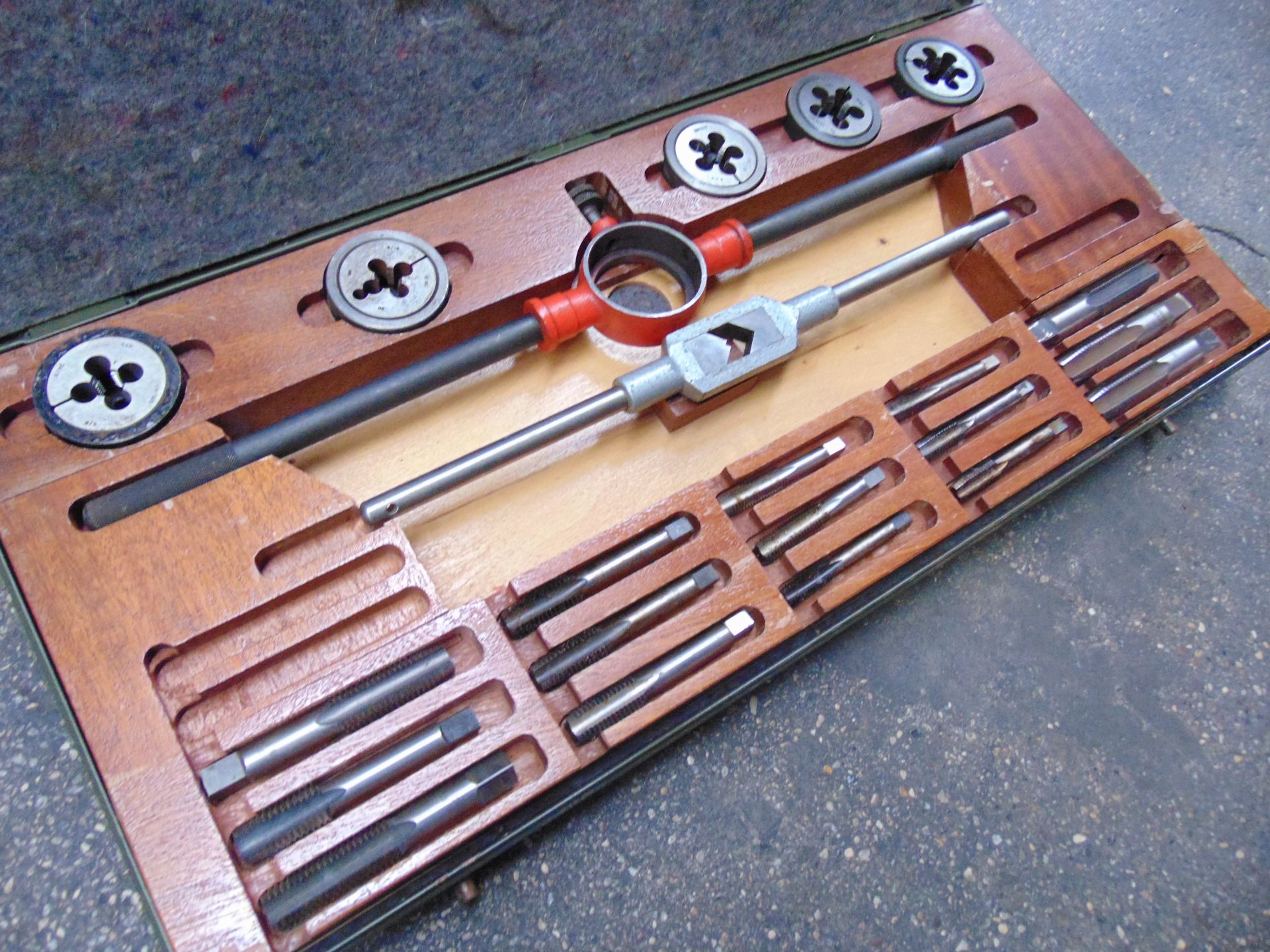 Tap and Die Rethreading Set