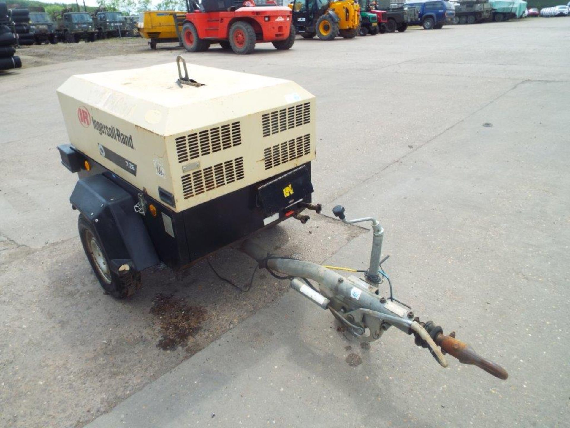 Ingersoll Rand 7/26 7 Bar Twin Tool Mobile Air Compressor