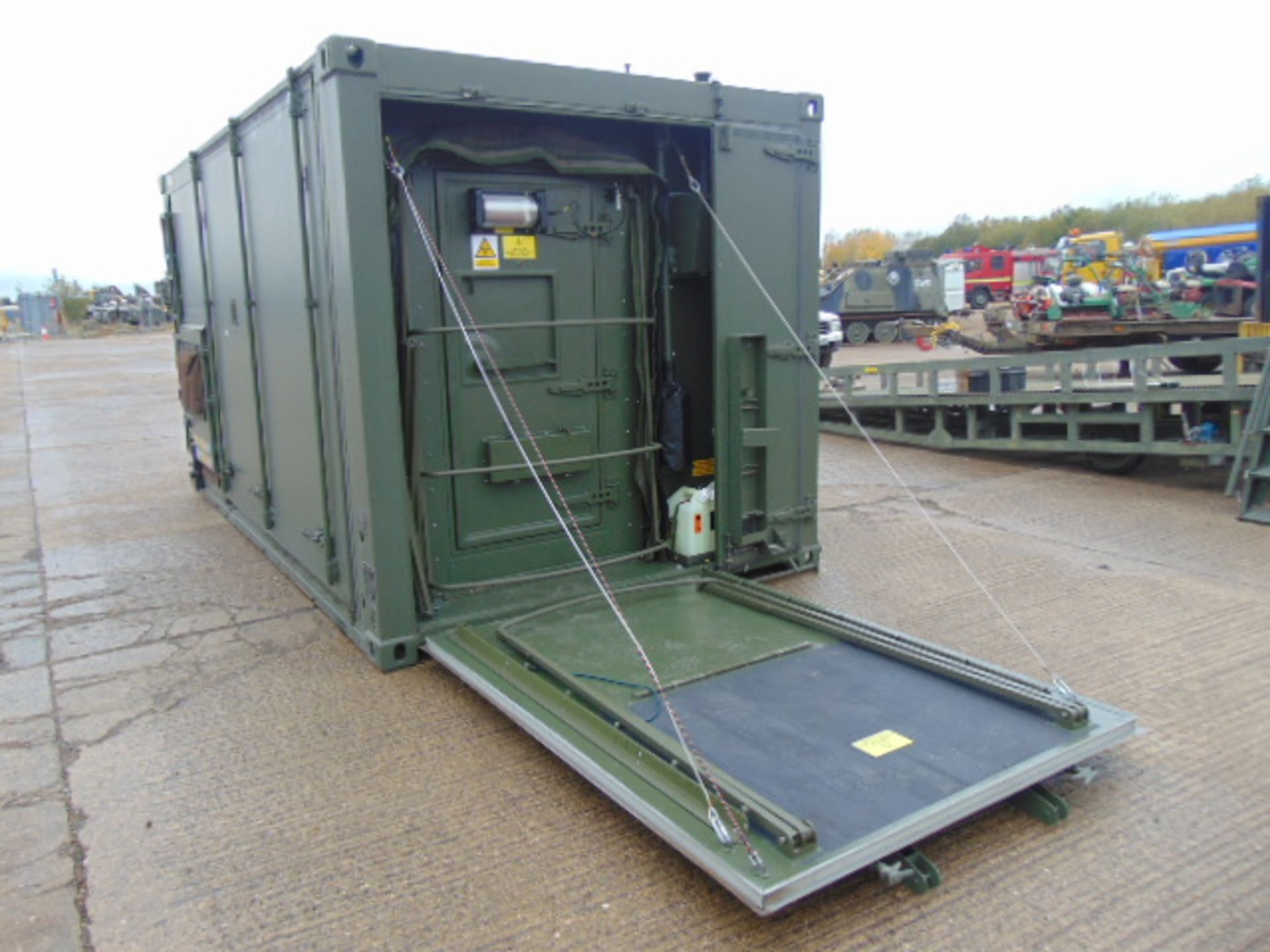 Demountable Workshop/Communications Cabin - Image 11 of 28