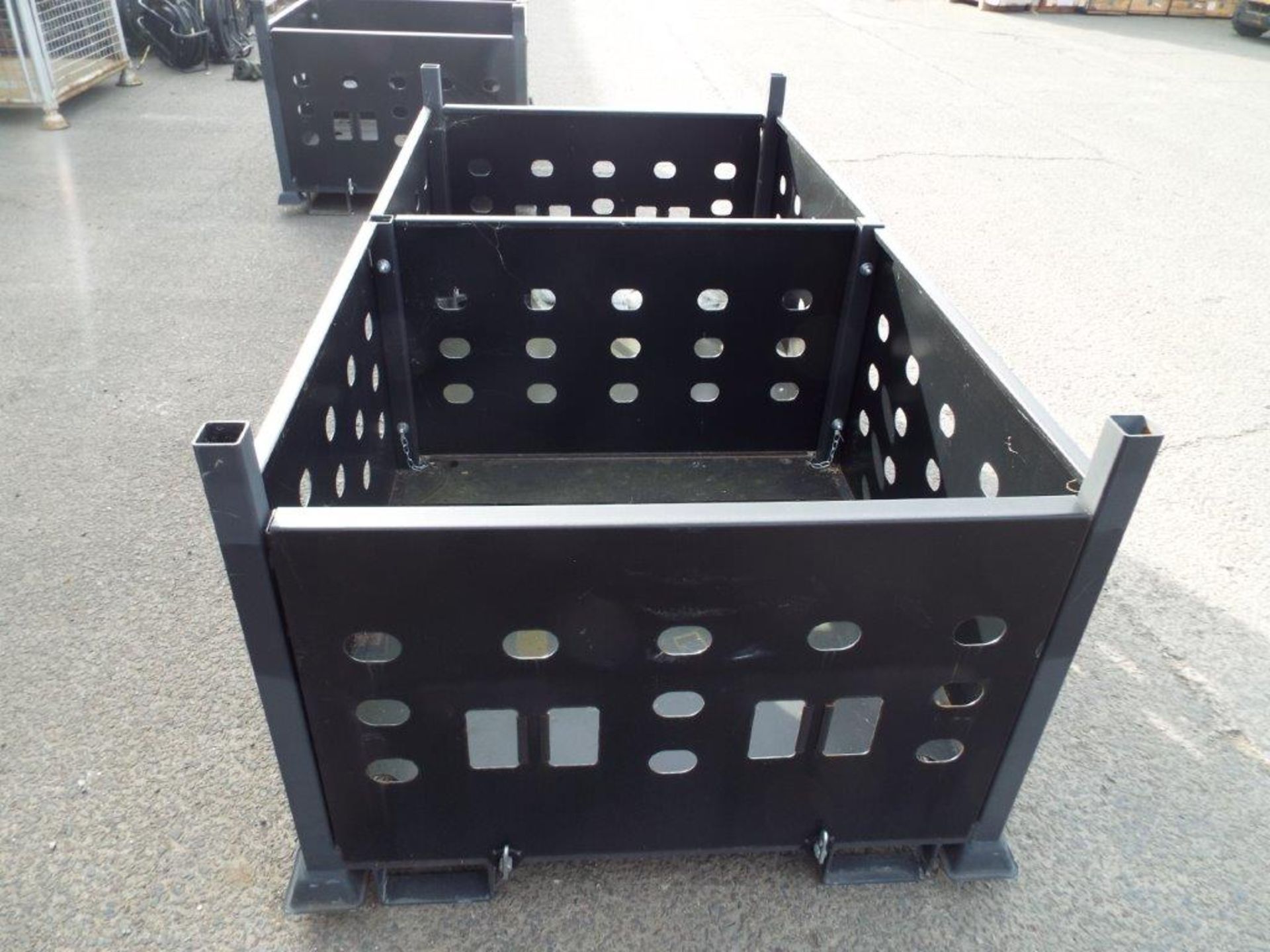 Unissued Heavy Duty Stackable Equipment Container - Bild 4 aus 8