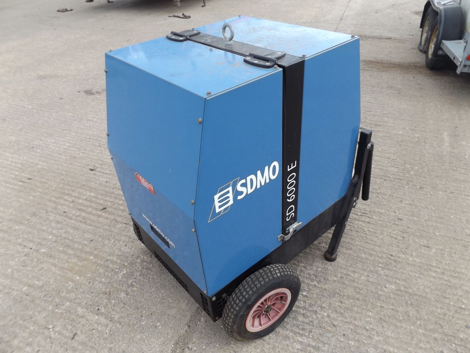SDMO SD 6000E mobile diesel generator with electric start - Image 4 of 9