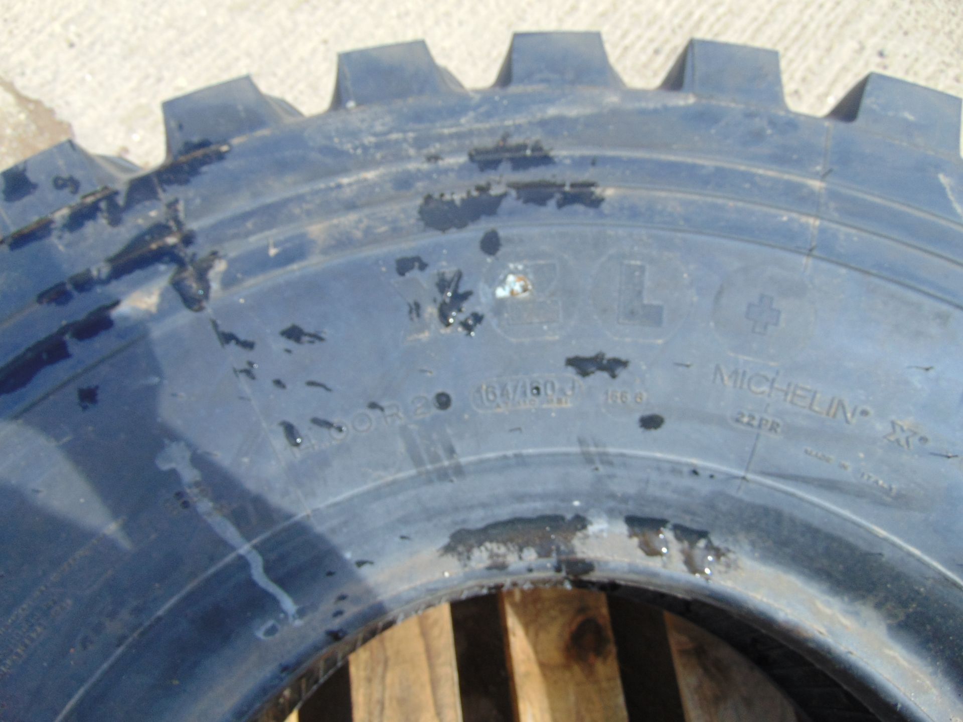 Michelin XZL 14.00 R20 Tyre - Image 4 of 6