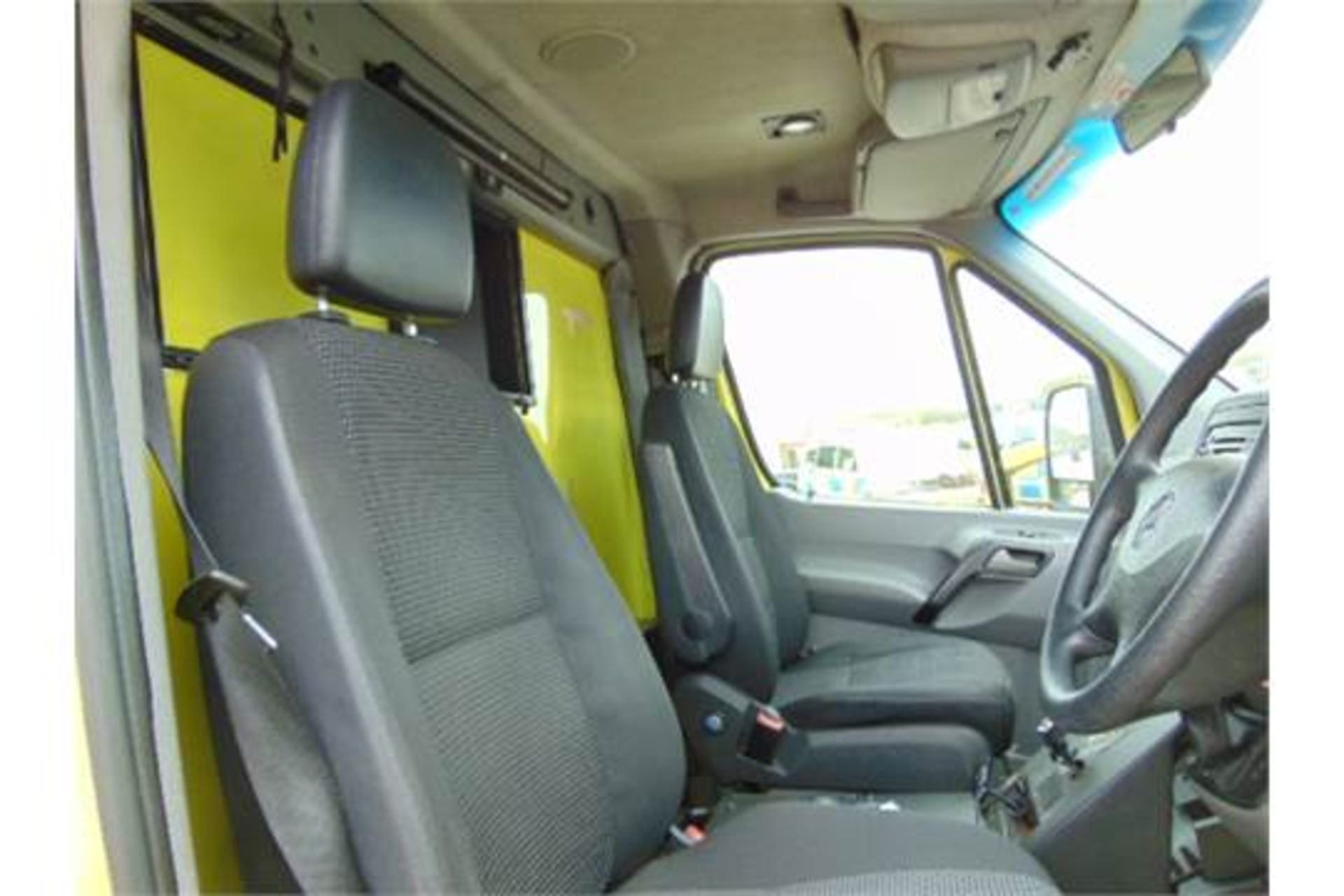 Mercedes Sprinter 515 CDI Turbo diesel ambulance - Image 16 of 19