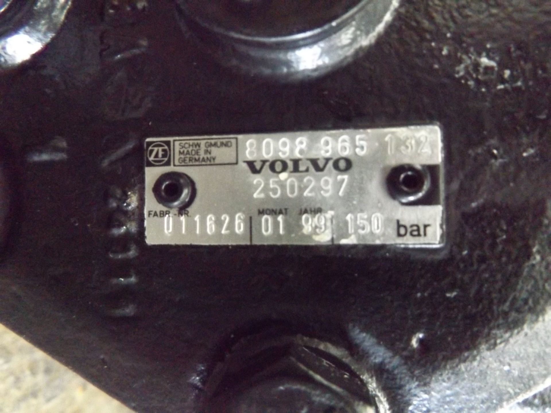2 x Volvo Steering Gear - Image 6 of 9