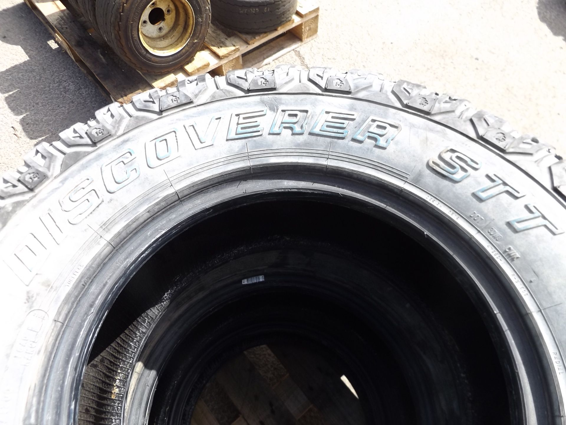 3 x Coopers Discoverer STT LT265/75 R16 Tyres - Image 3 of 6