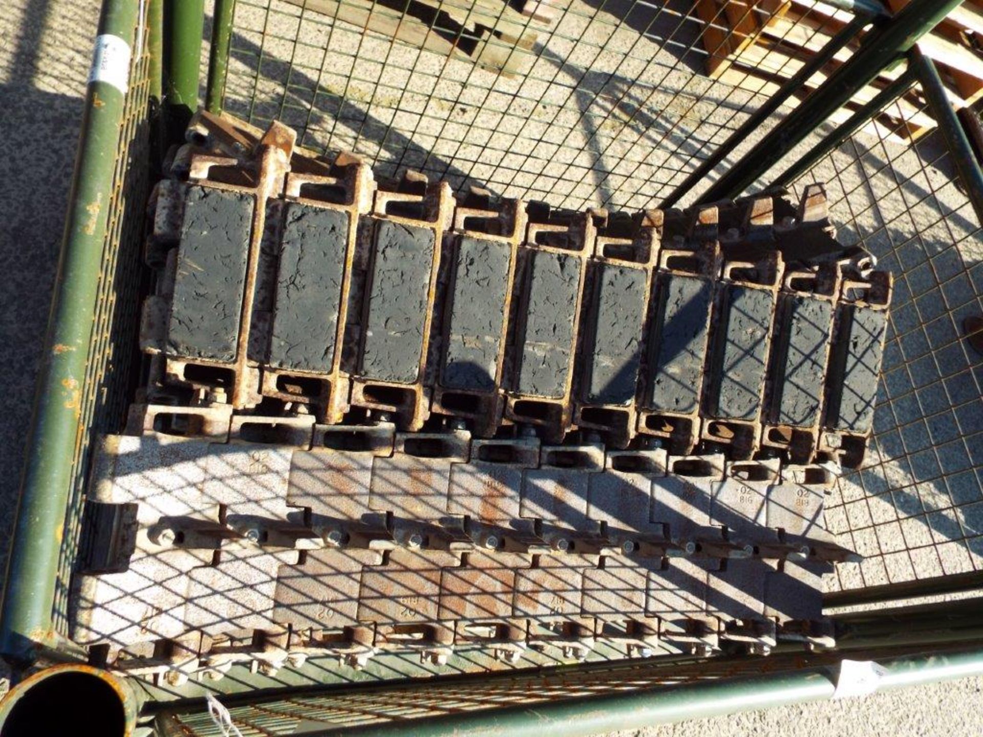 Approx 9 x FV432 10 Link Track Sections