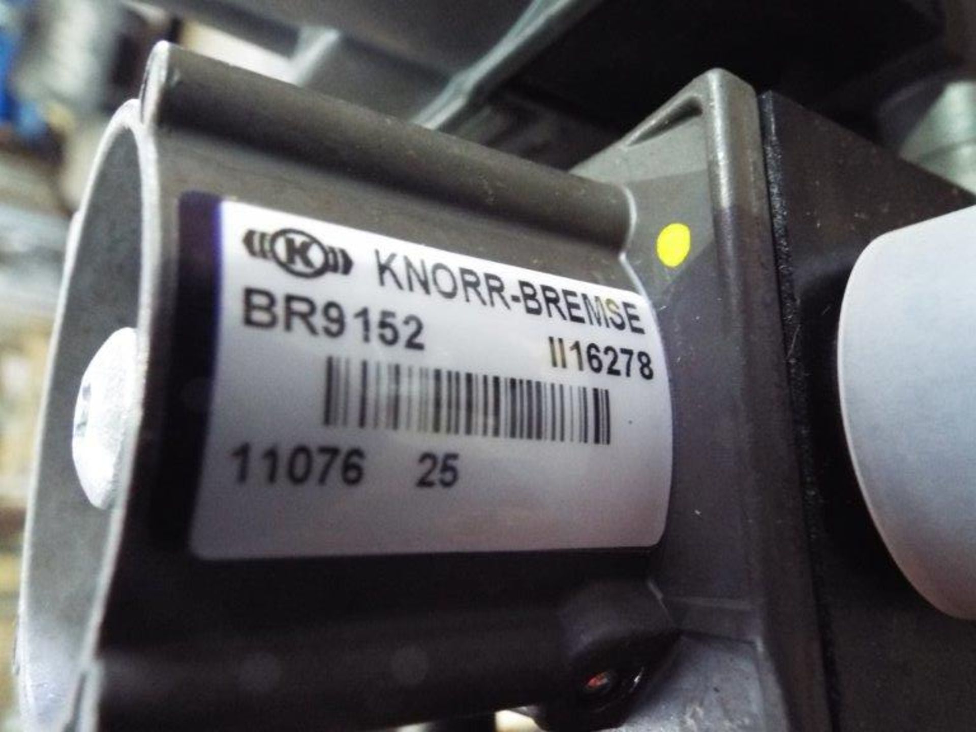 9 x Knorr Bremse / Supacat Hydraulic Valve Blocks P/No 70-30-161 - Image 5 of 7