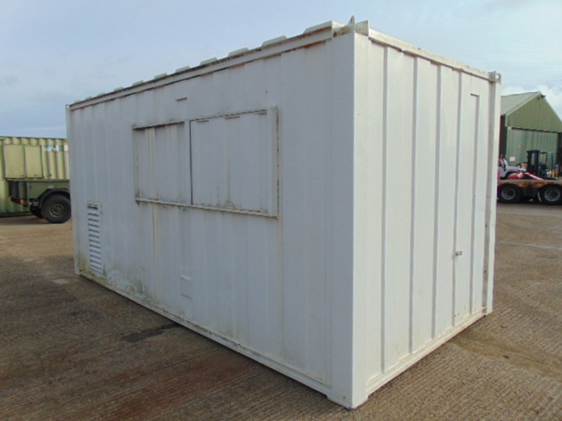 16' x 8' Anti-Vandal Portable Welfare / Office Unit - Image 4 of 24