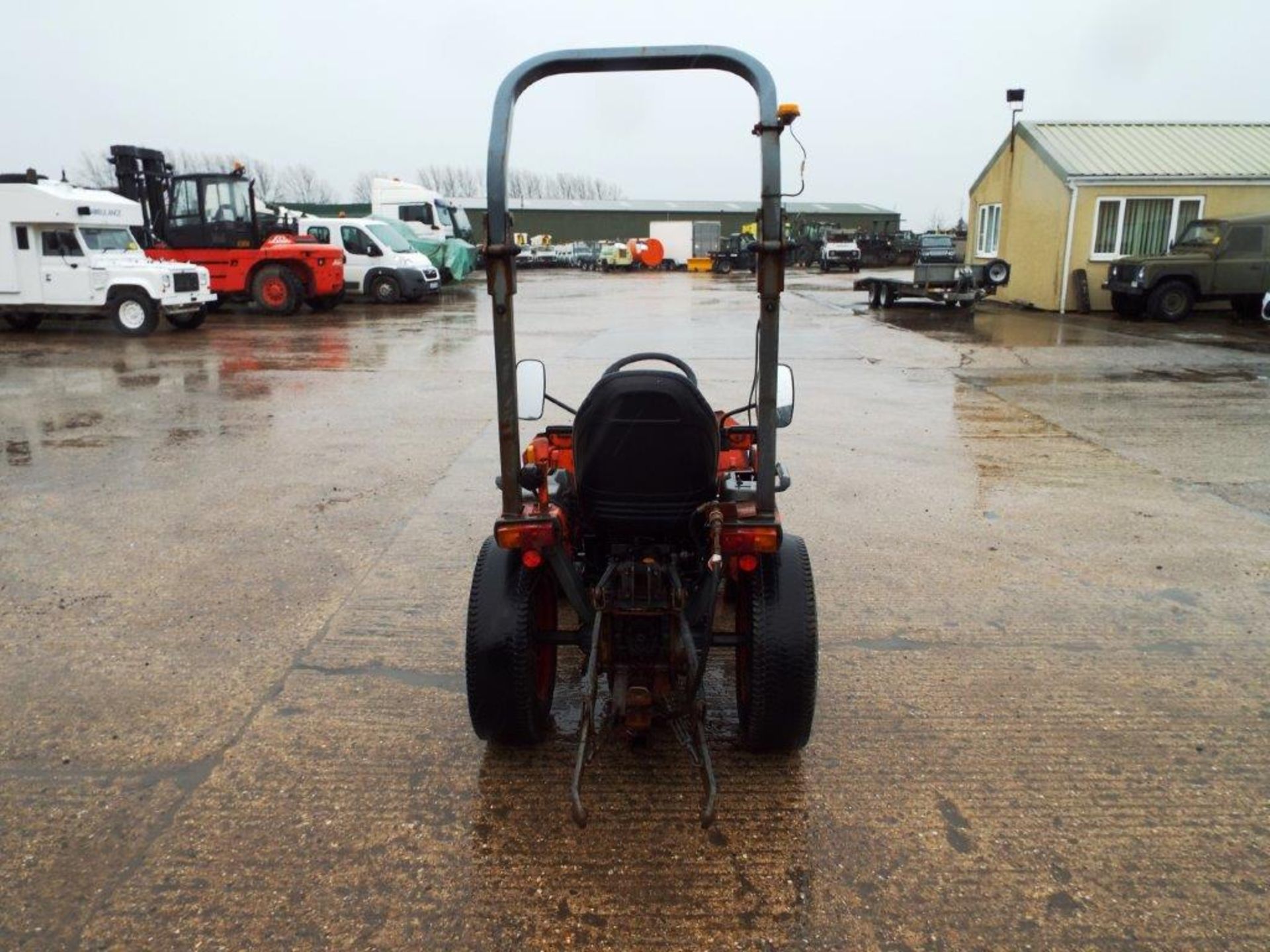 Kubota B1410D 4WD Diesel Powered Compact Tractor with Hydraulic Snow Plough Attachment - Image 6 of 25