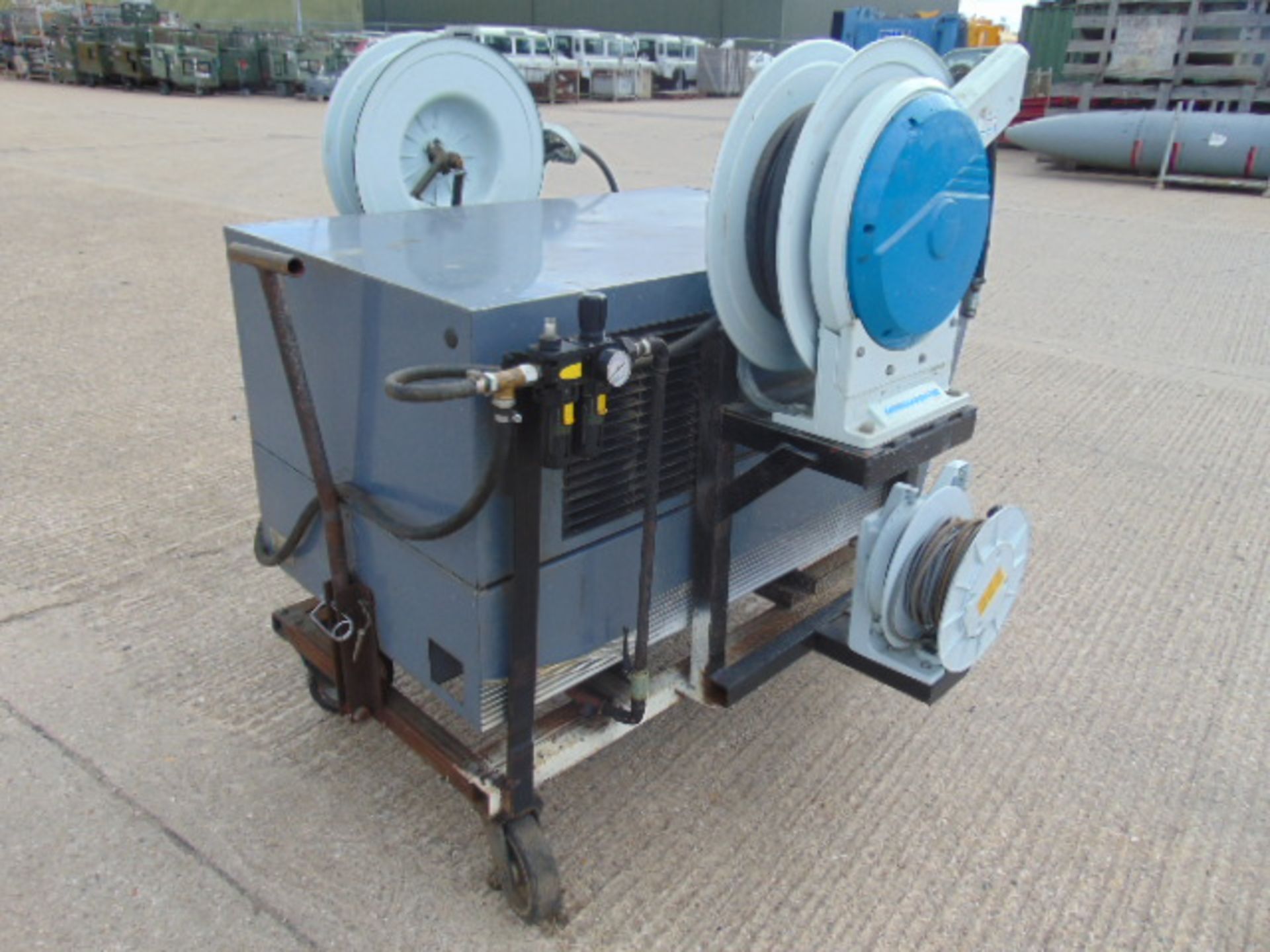 Atlas Copco LE9 Trolley Mounted Air Compressor with Hoses etc - Image 7 of 20