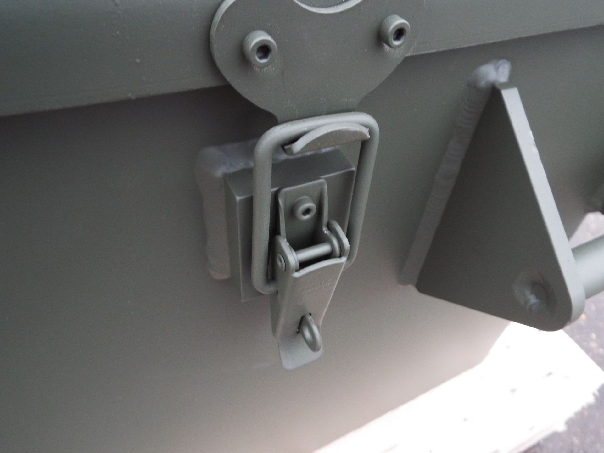 Unissued Heavy Duty Steel Vehicle Stowage Box - Image 5 of 6
