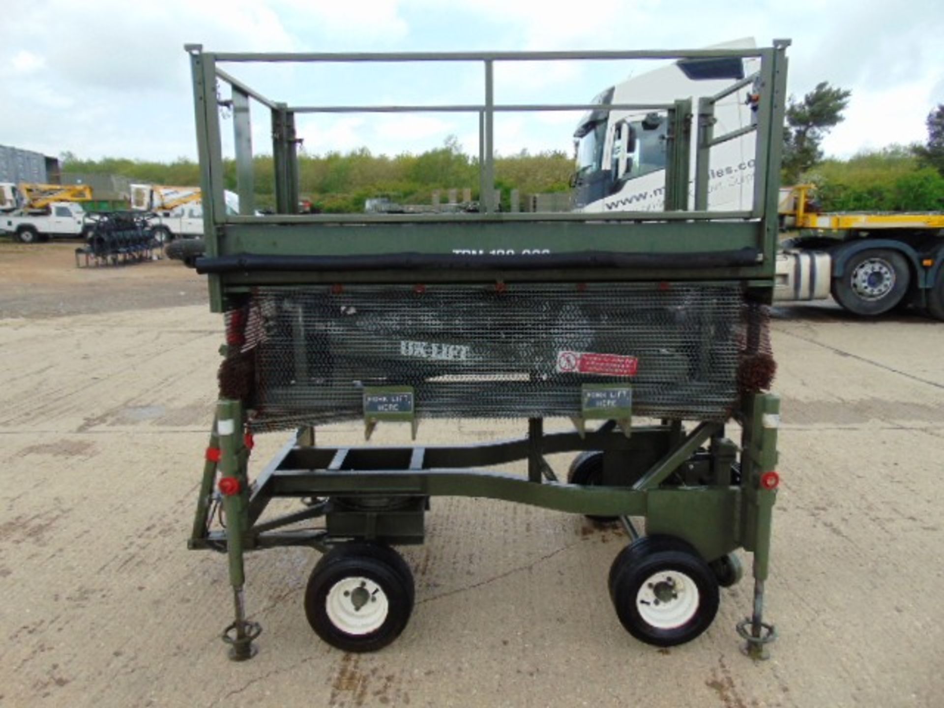 UK Lift 4m Mobile Hydraulic Work Platform - Image 2 of 17