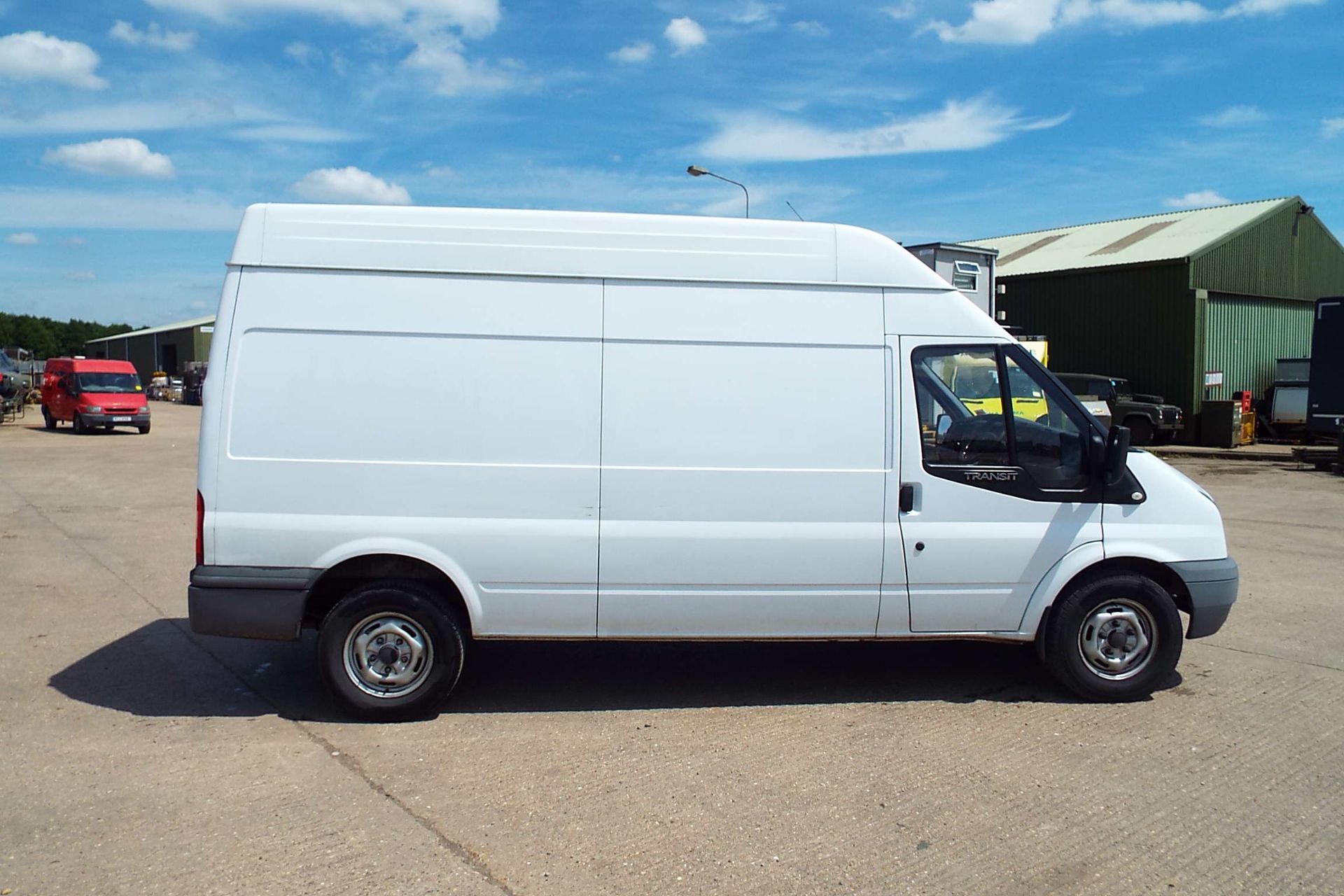 Ford Transit 115 T330 High Roof Panel Van - Bild 8 aus 18