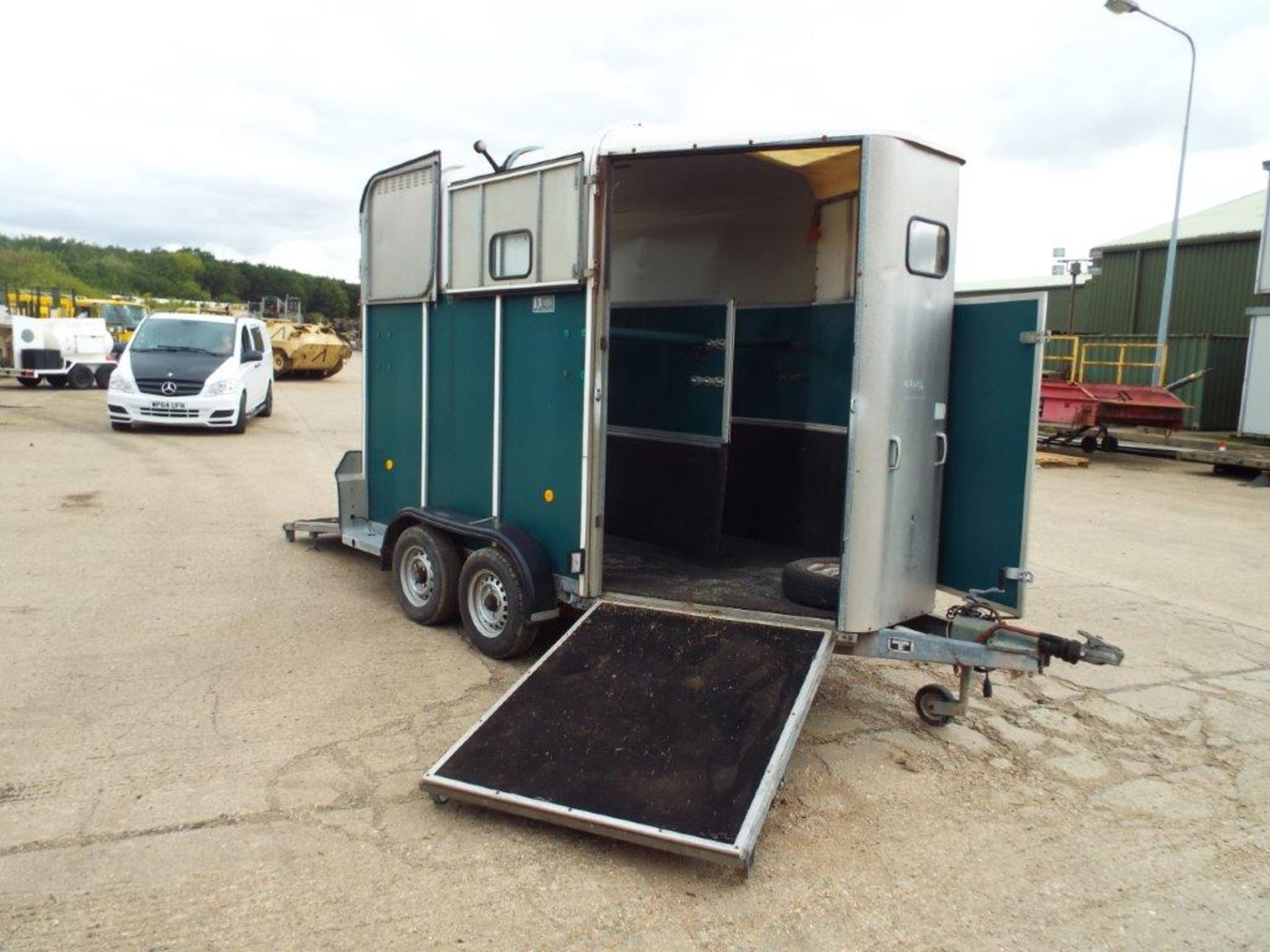 Ifor Williams Twin Axle 2 Horse Trailer - Image 2 of 25