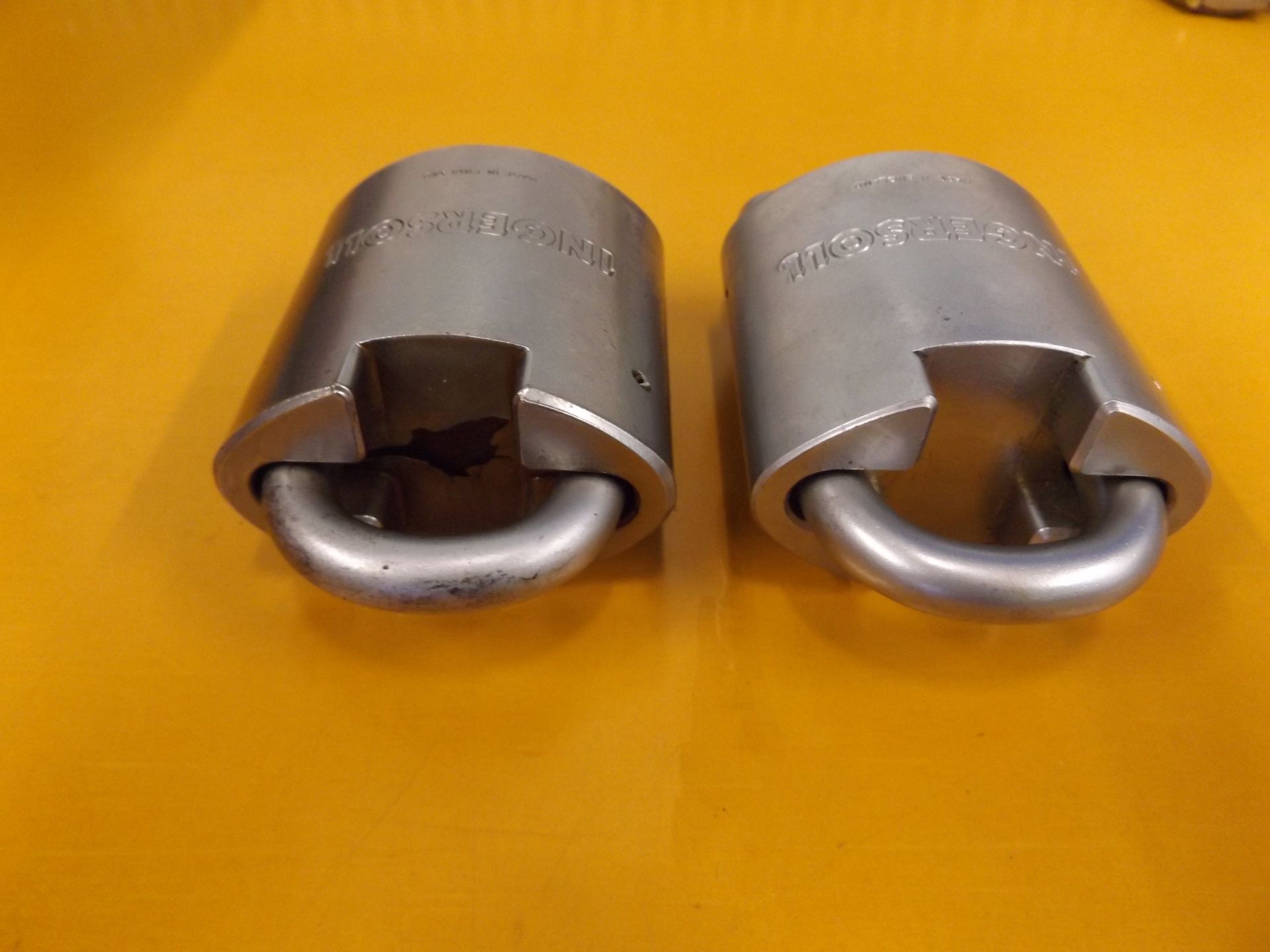 2 x Ingersoll High Security Closed Shackle Padlocks - Image 3 of 6