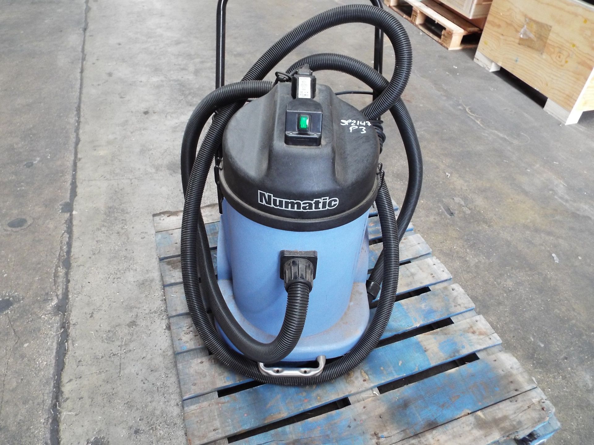 Numatic WVD 900-2 S 2400W Vacuum Cleaner - Image 2 of 7
