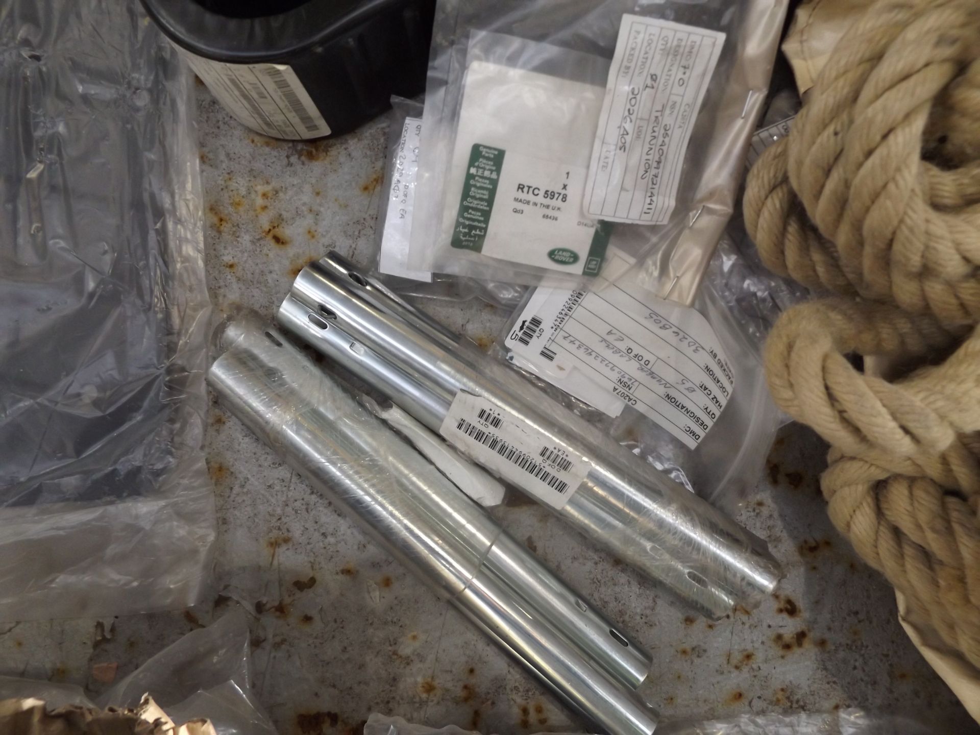 Mixed Stillage of Land Rover Parts - Image 7 of 9