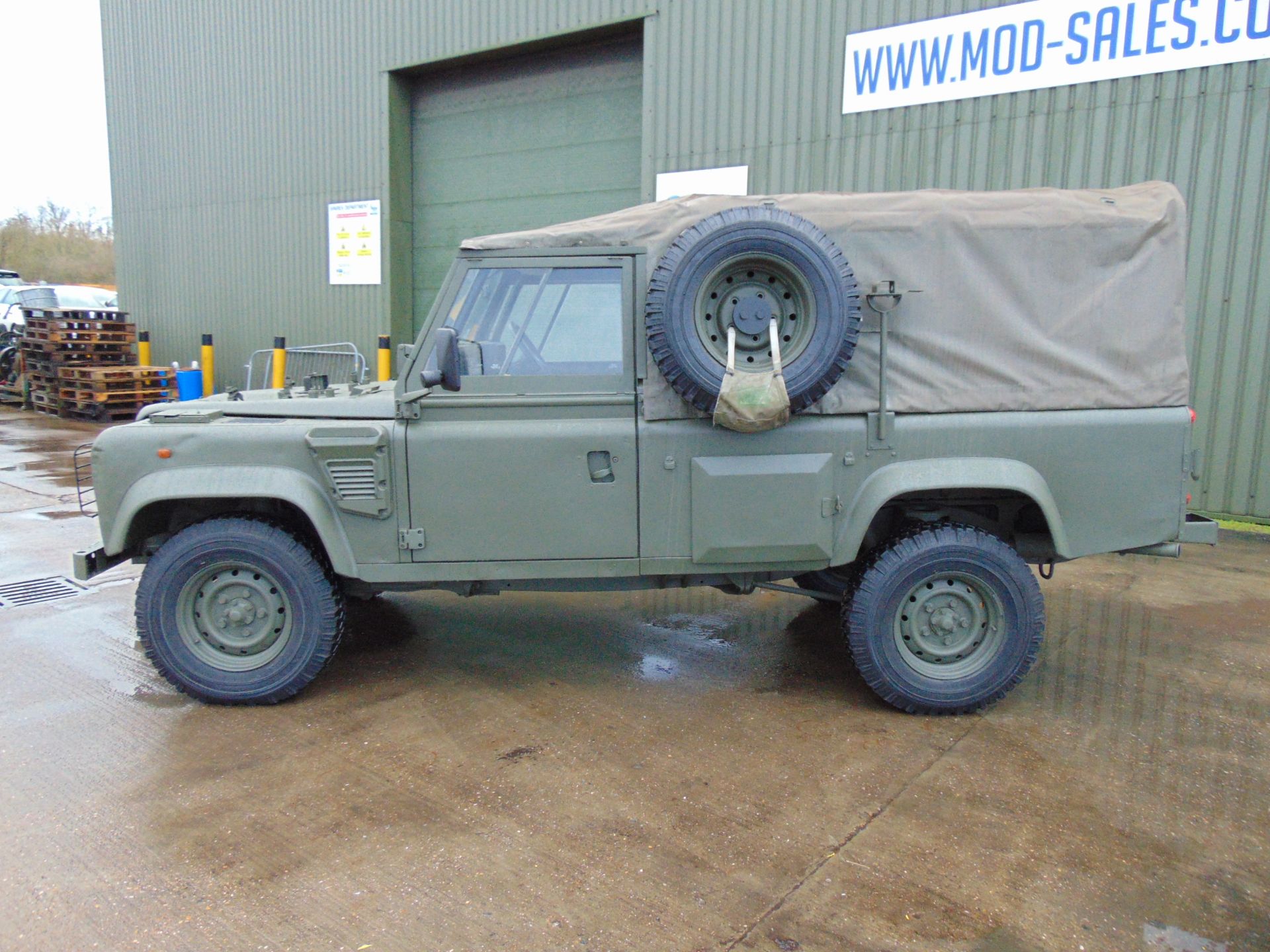 Land Rover Wolf 110 Soft Top - Image 6 of 27