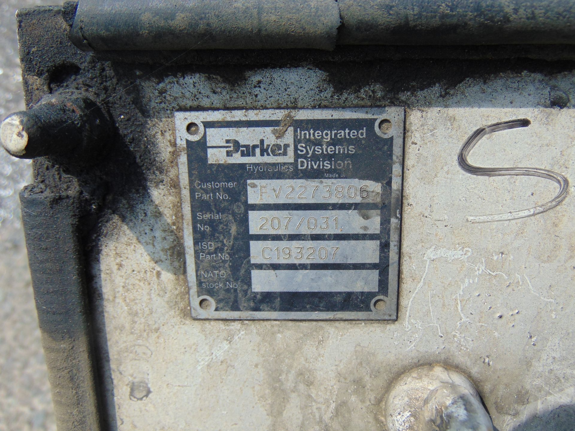 Parker Hydraulics Engine Oil lubricating Cooler P/no FV2273806 - Image 7 of 8
