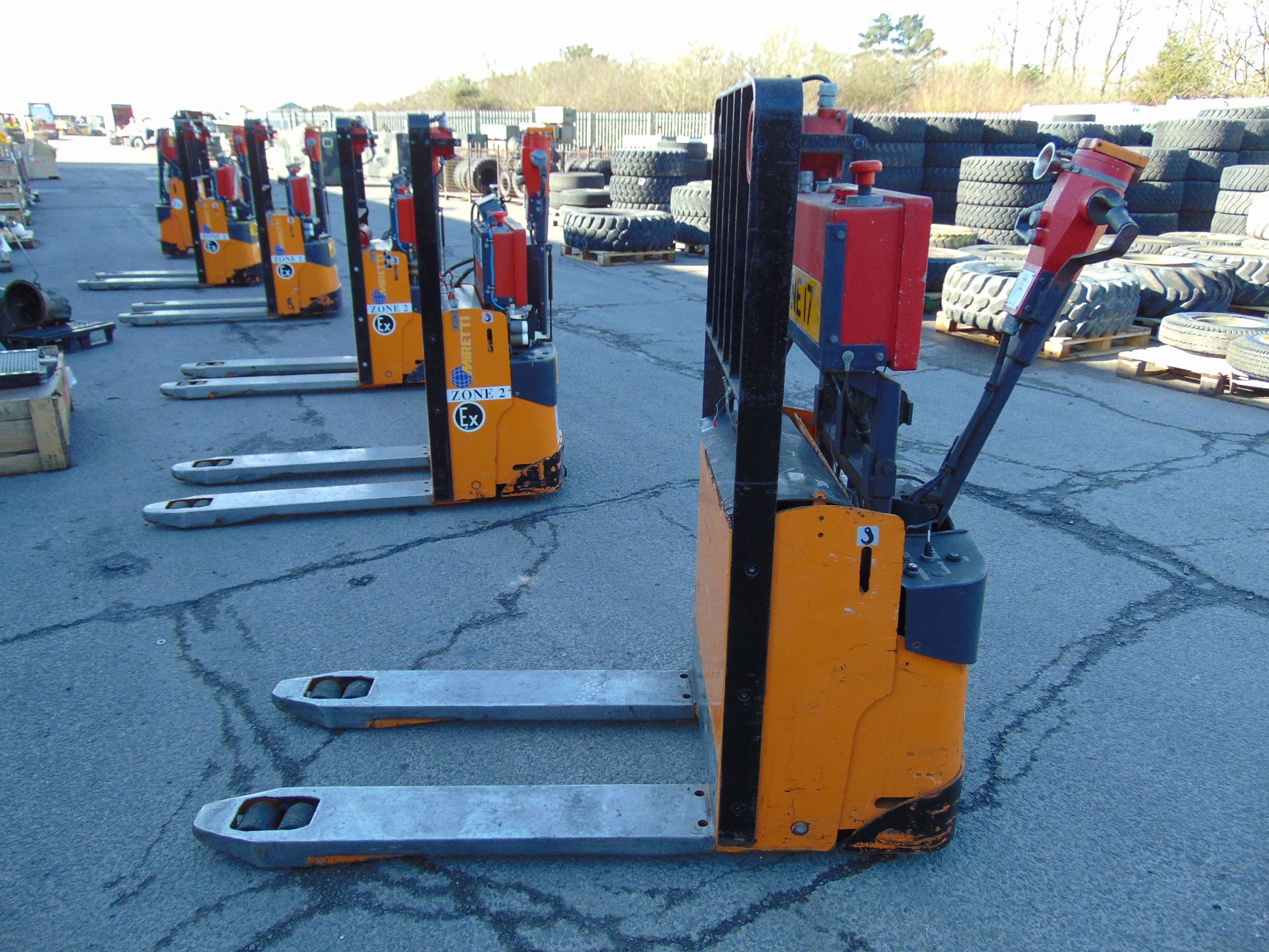 Still EGU 20 Class C, Zone 1 Protected Electric Powered Pallet Truck - Image 6 of 11