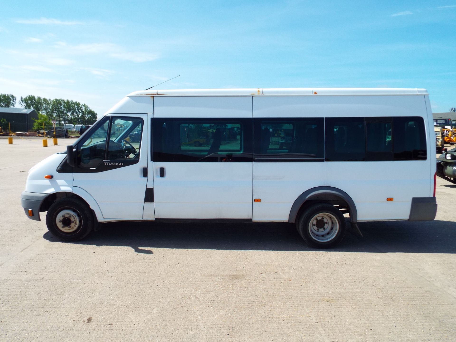 Ford Transit LWB 17 Seat Minibus - Image 4 of 19