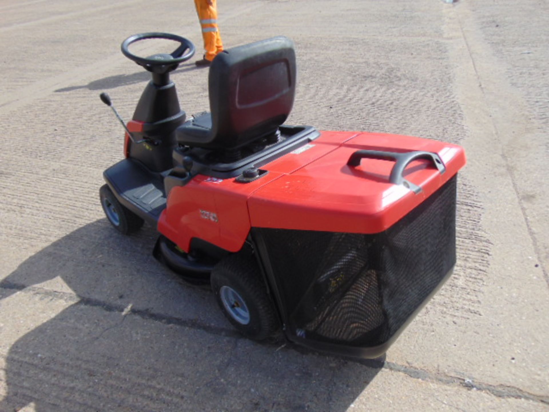 Mountfield 827H Ride On Mower - Bild 5 aus 14