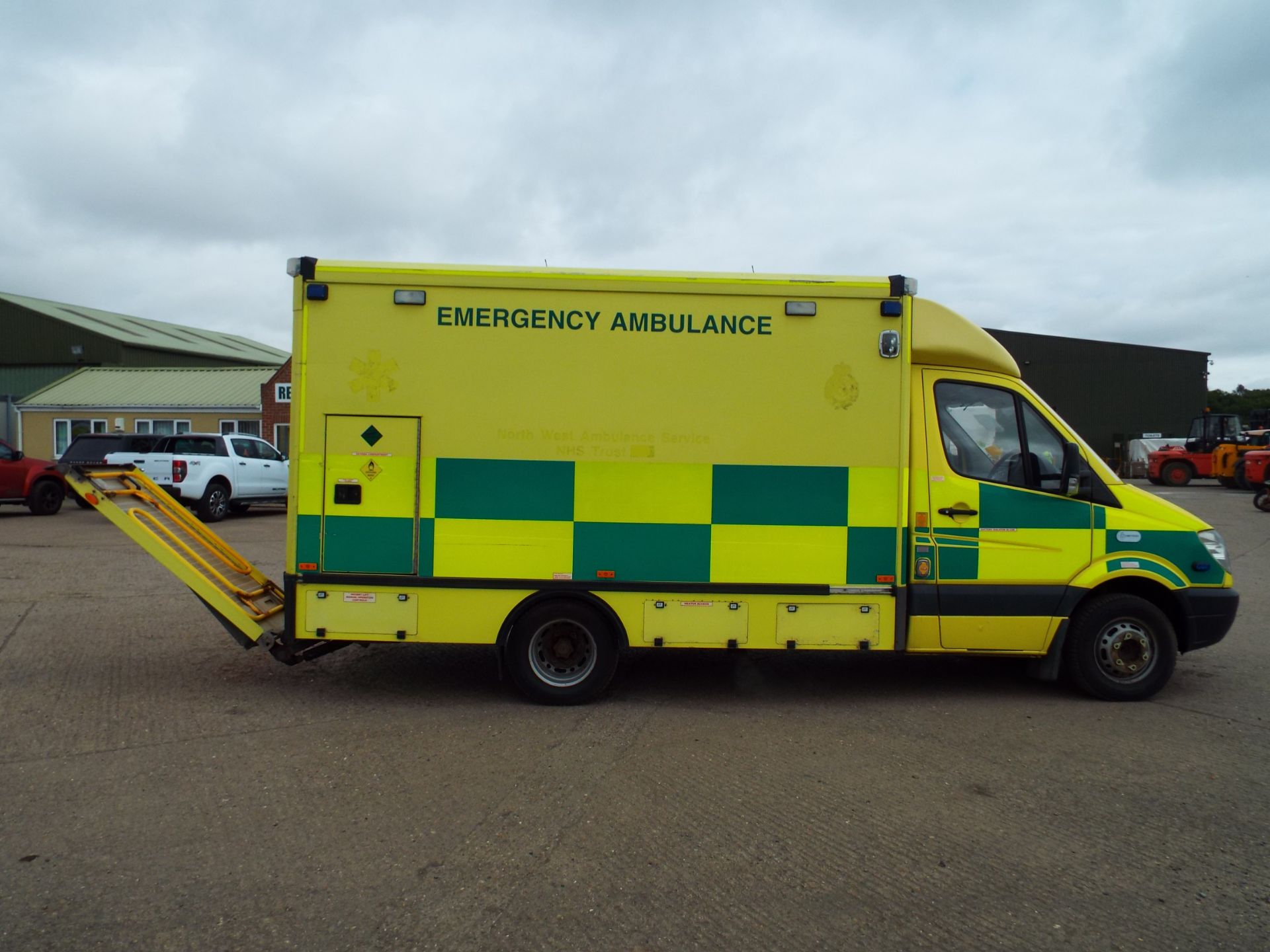 RHD Mercedes Sprinter 515 CDI Turbo Diesel Ambulance - Image 6 of 21