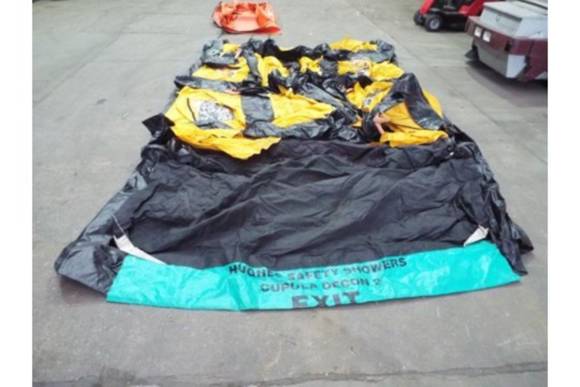 Hughes Decon 2 Inflatable Decontamination Shower Unit - Image 2 of 11